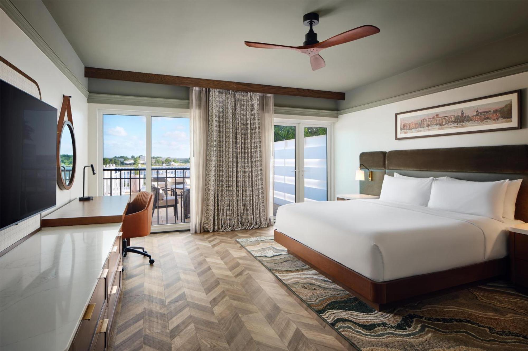 King Room with Balcony - Water View