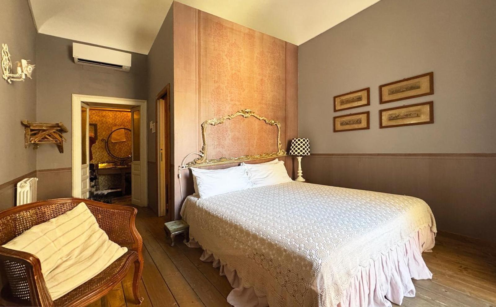 Doppelzimmer mit Balkon und Ausblick