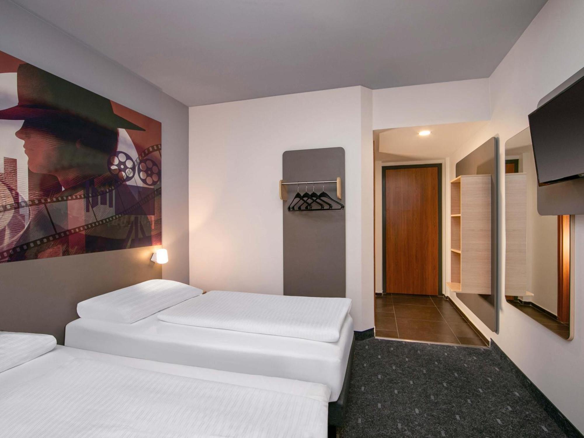 Twin Room,1696629324:JPEG