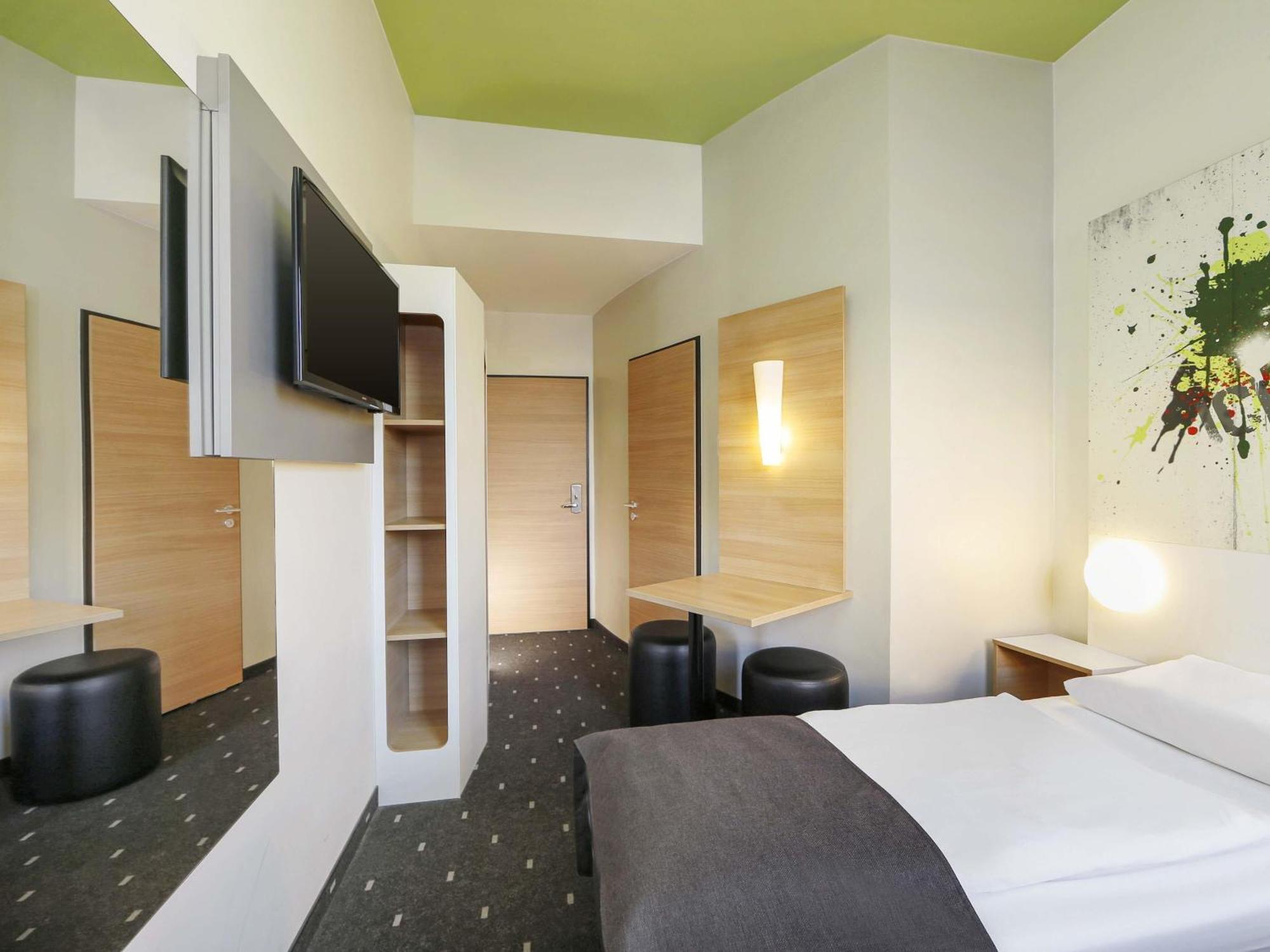 Twin Room,1697057901:JPEG