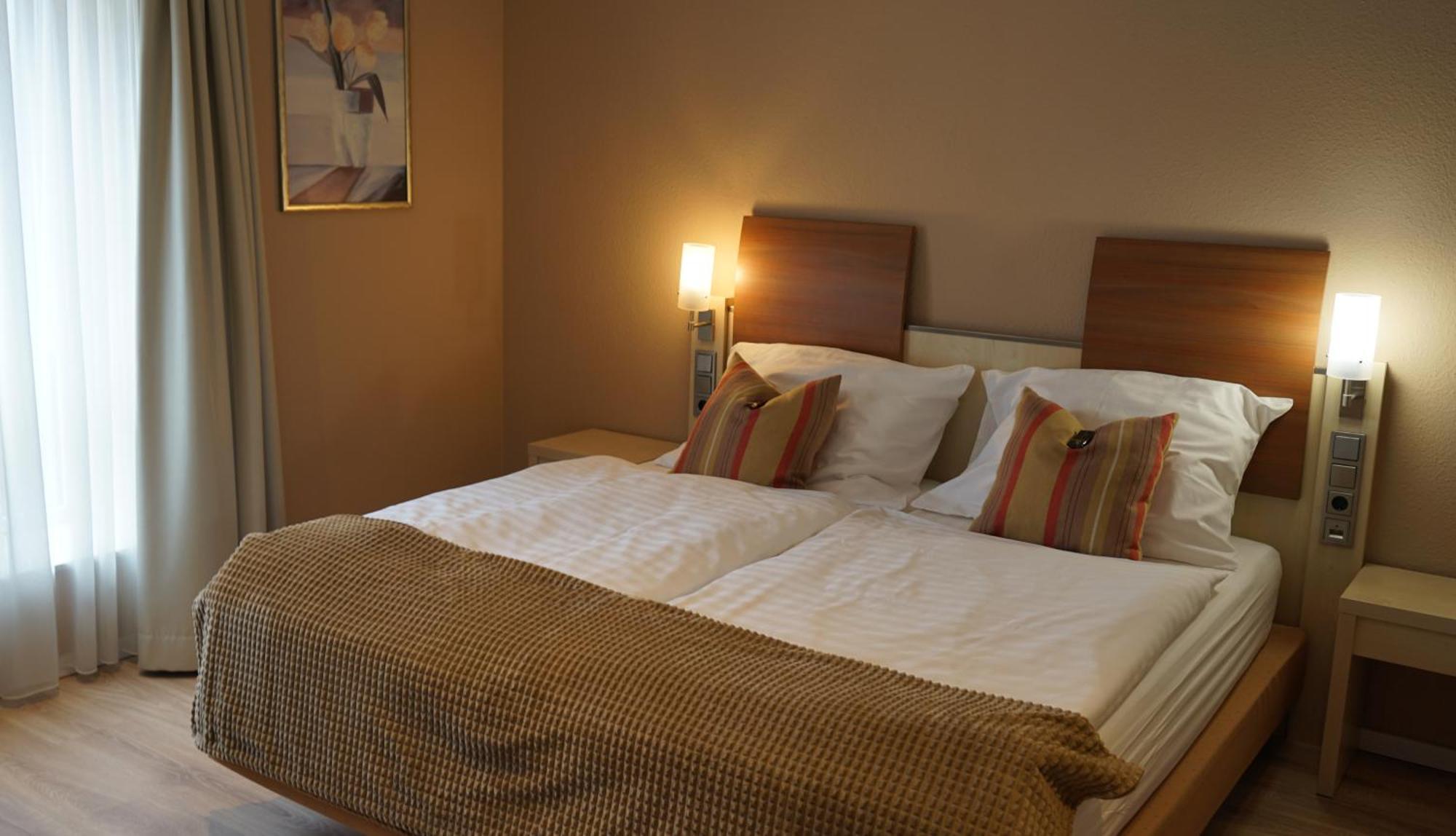 Doppel-/Zweibettzimmer mit eigenem Bad