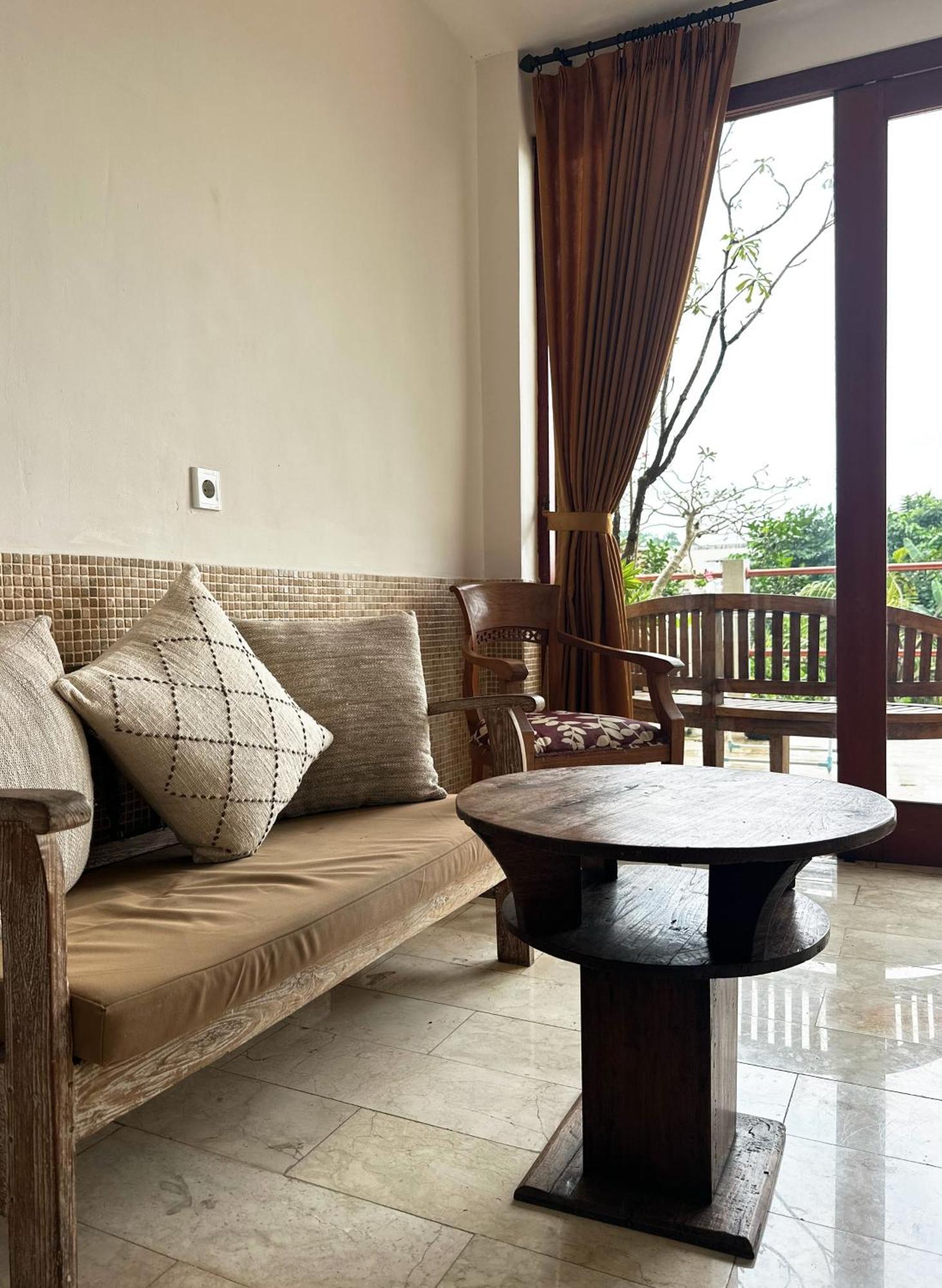 Suite Junior dengan Pemandangan Taman