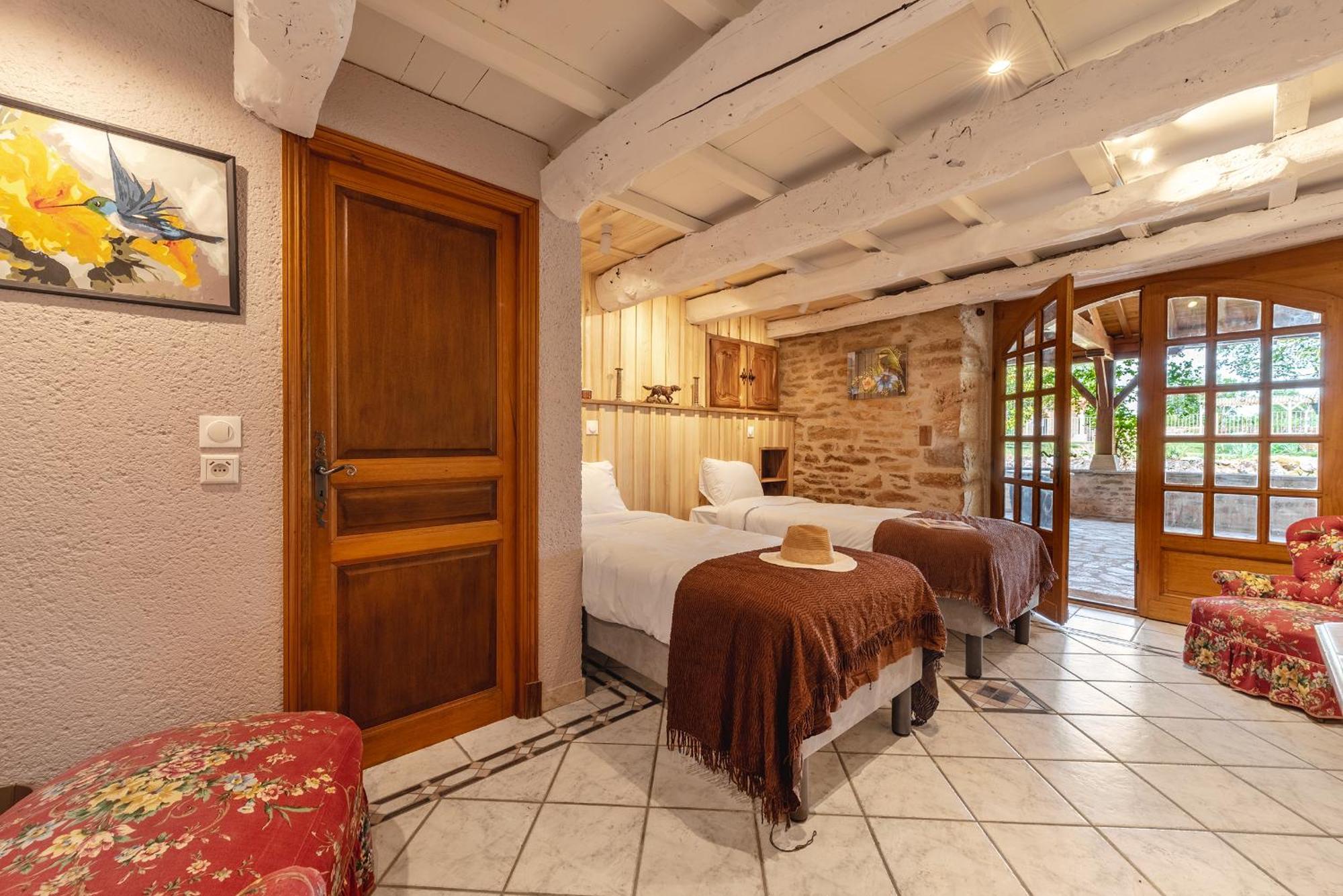 Chambre Double ou Lits Jumeaux avec Salle de Bains Privative