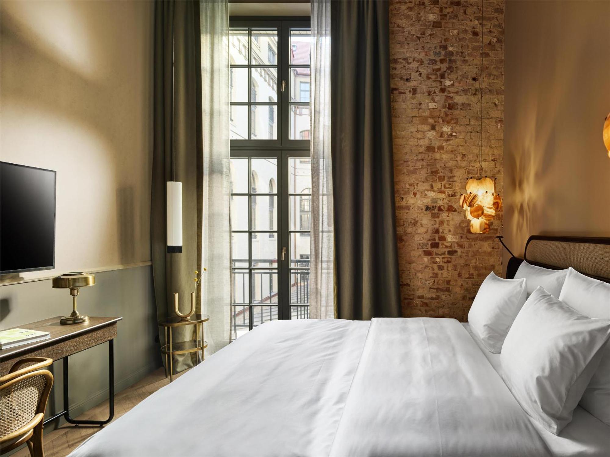 Double Room,1699506885:JPEG