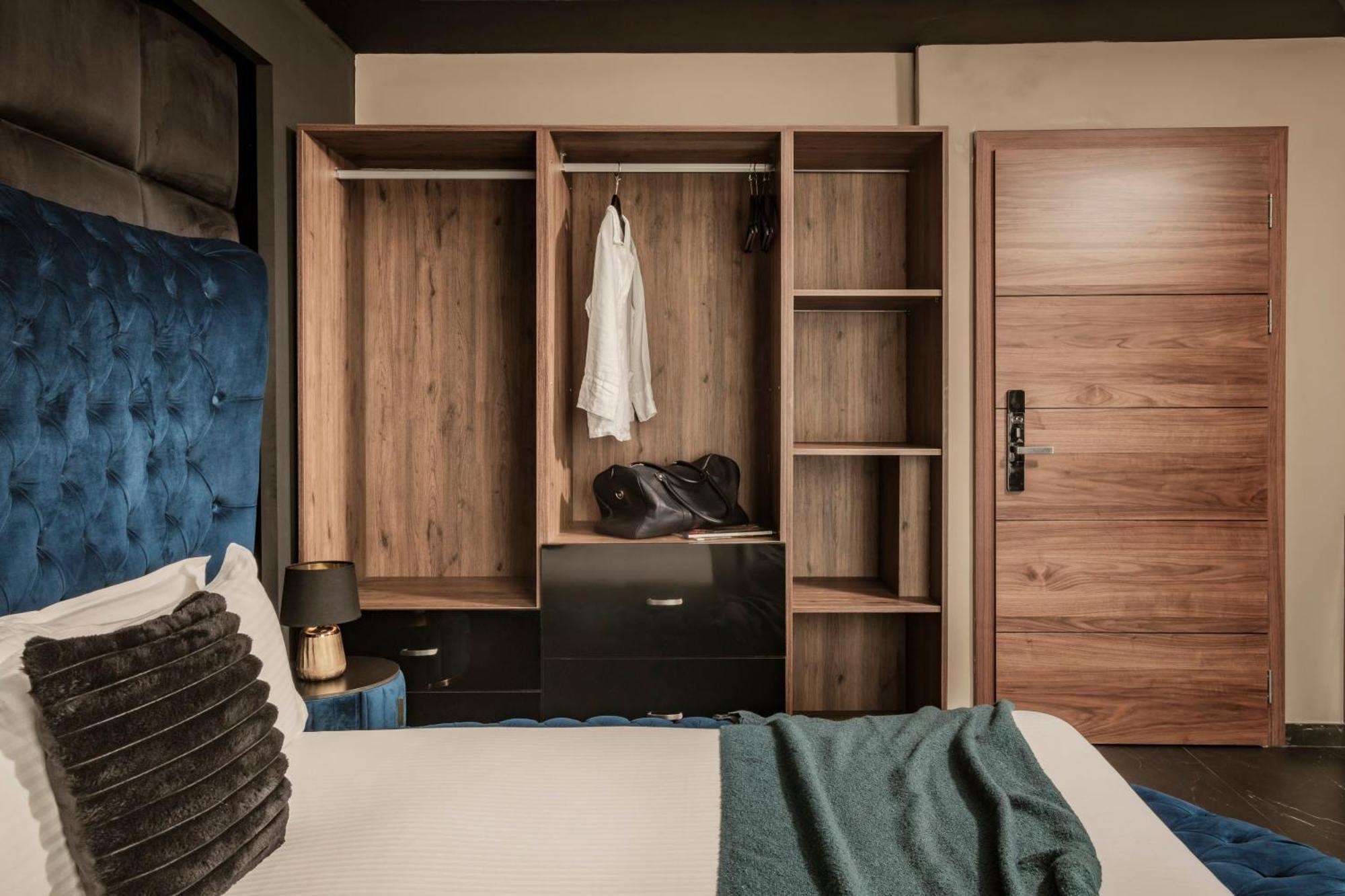 Deluxe Room,1697413510:JPEG