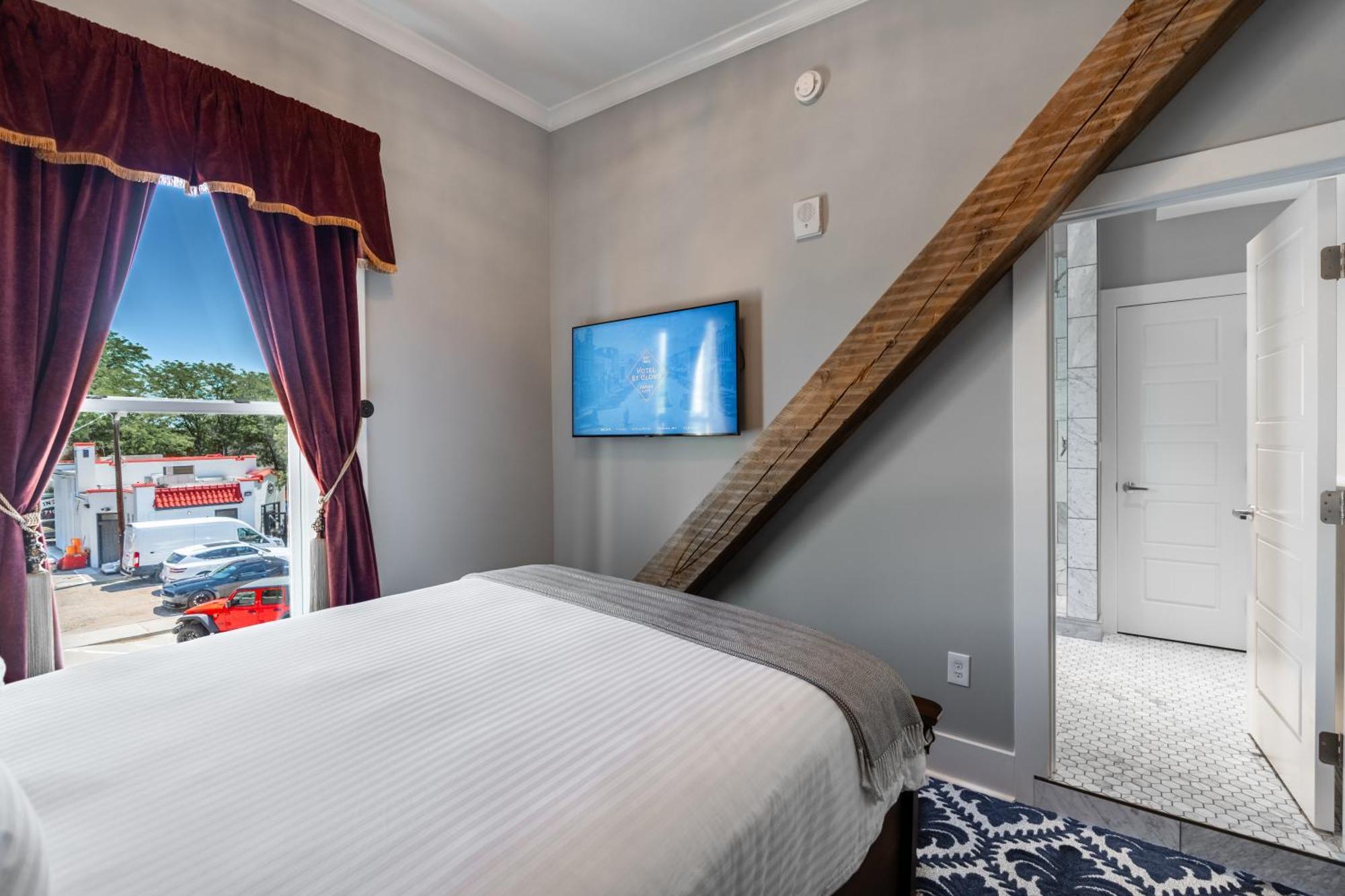 Queen Room