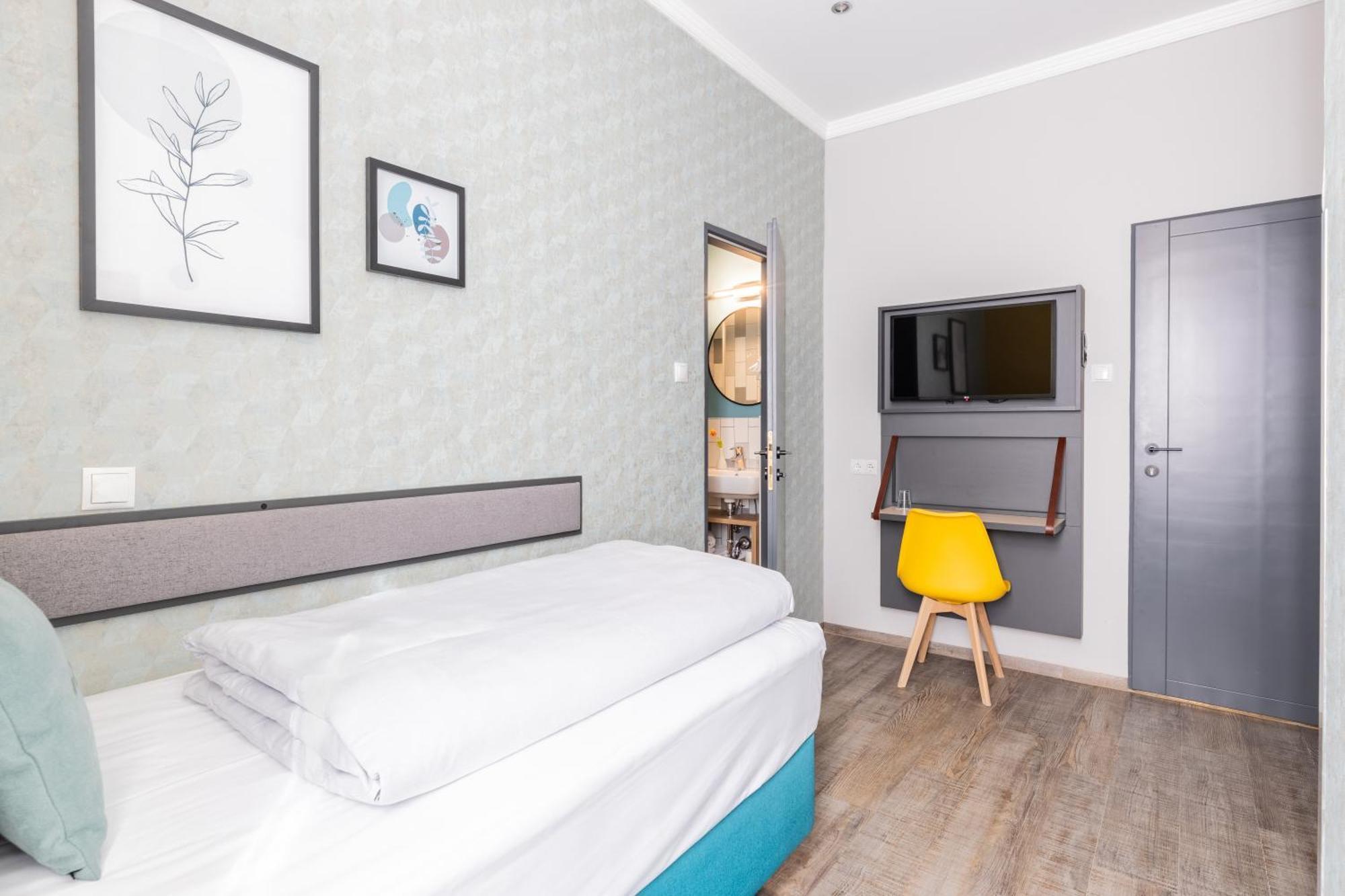 Single Room,1697774004:JPEG