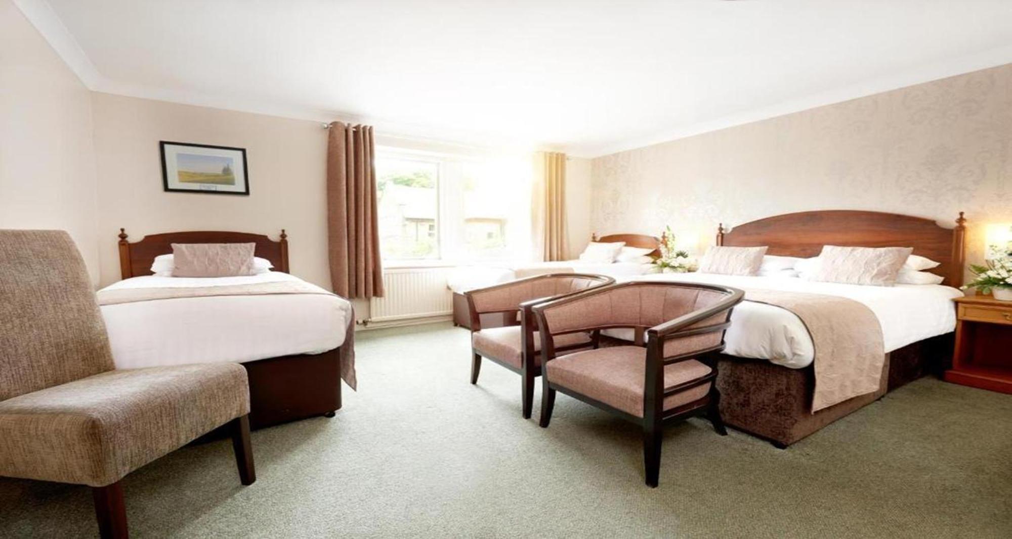 Family Room with Double and Single Beds - Non-Smoking