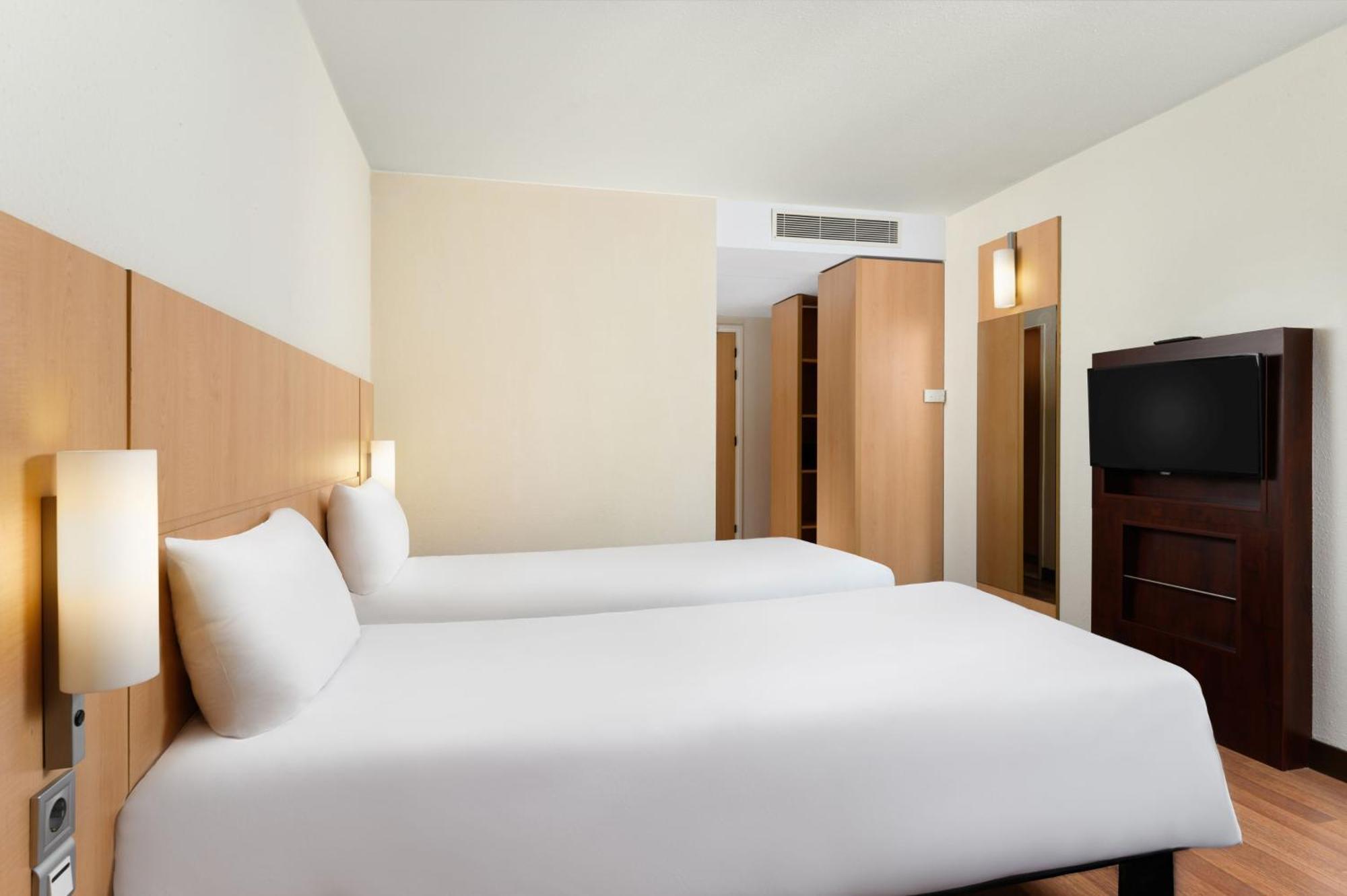 Classic Twin Room