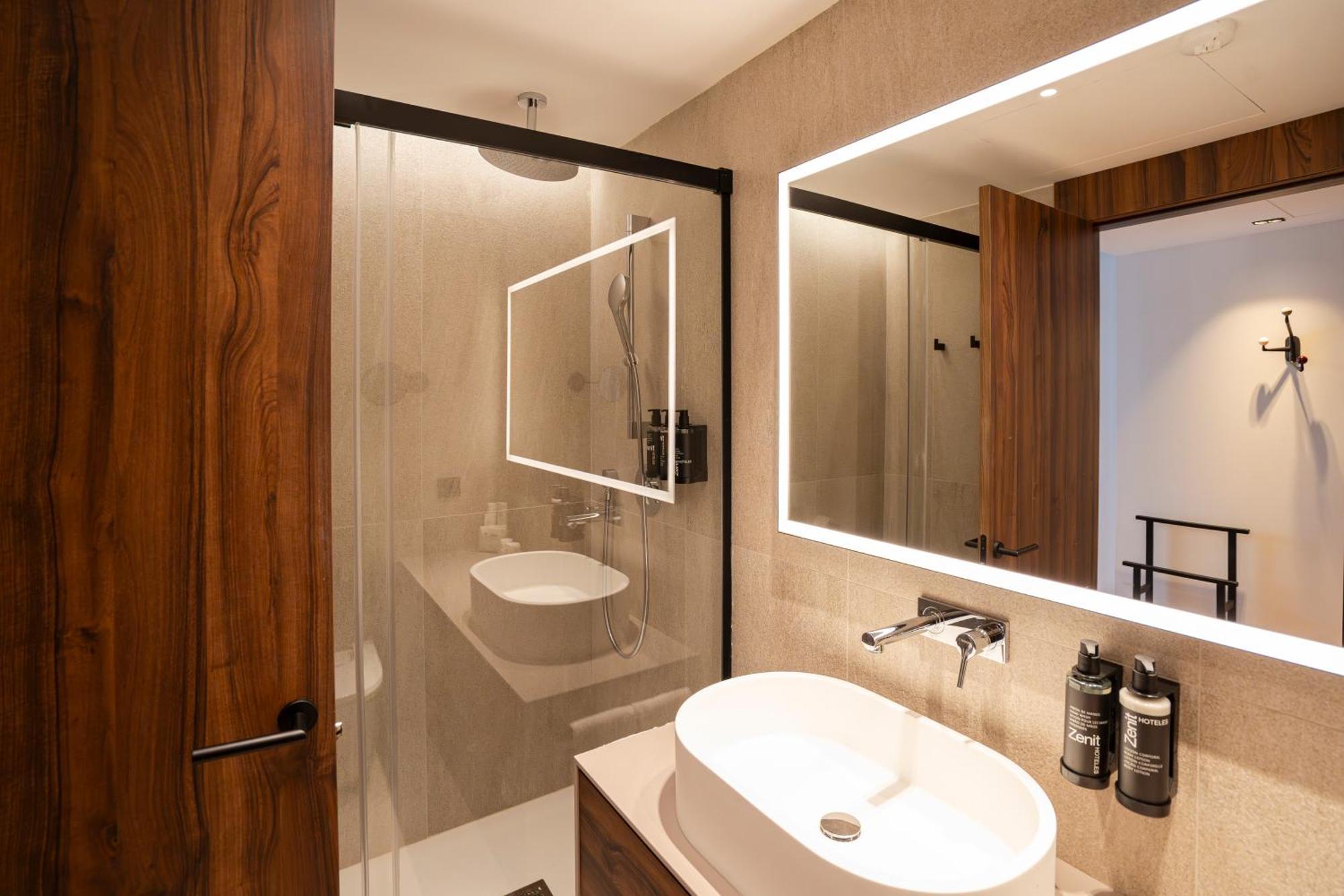 Twin Room with Balcony,1697790281:JPEG