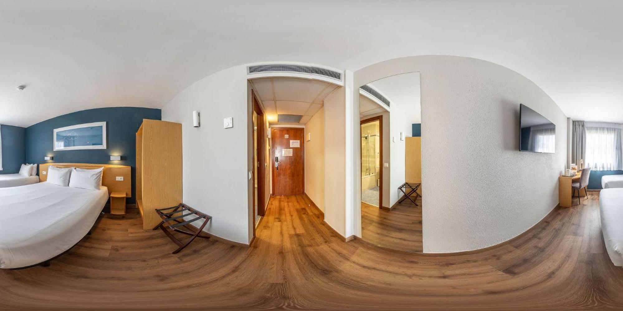 Triple Room