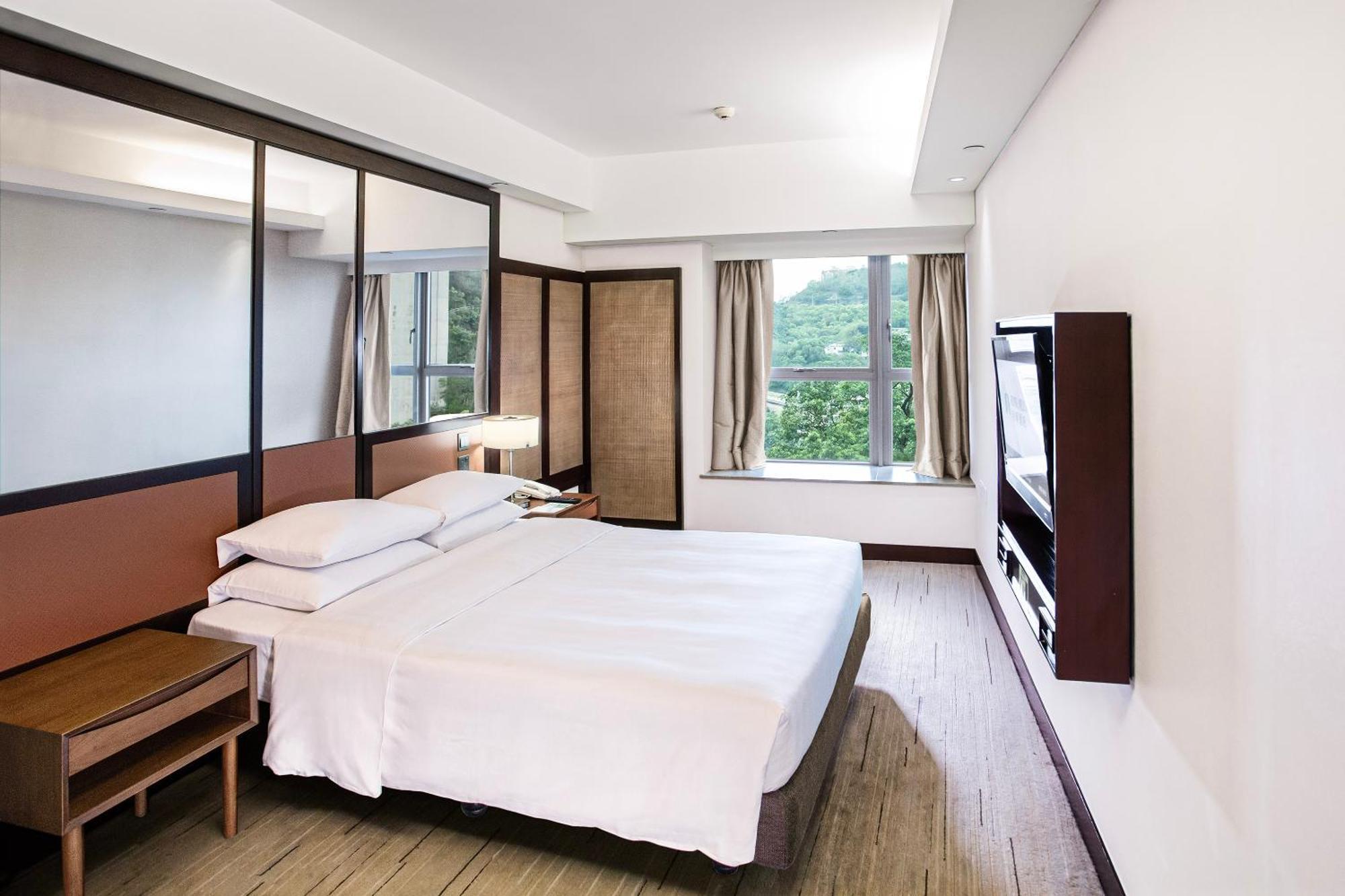 Mountain View Room 1 Queen bed