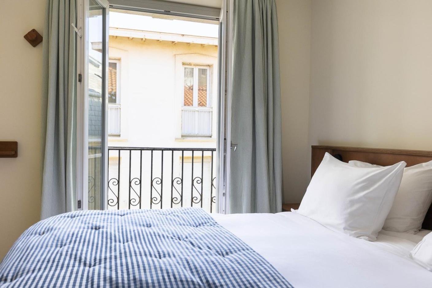 Superior sea side room
