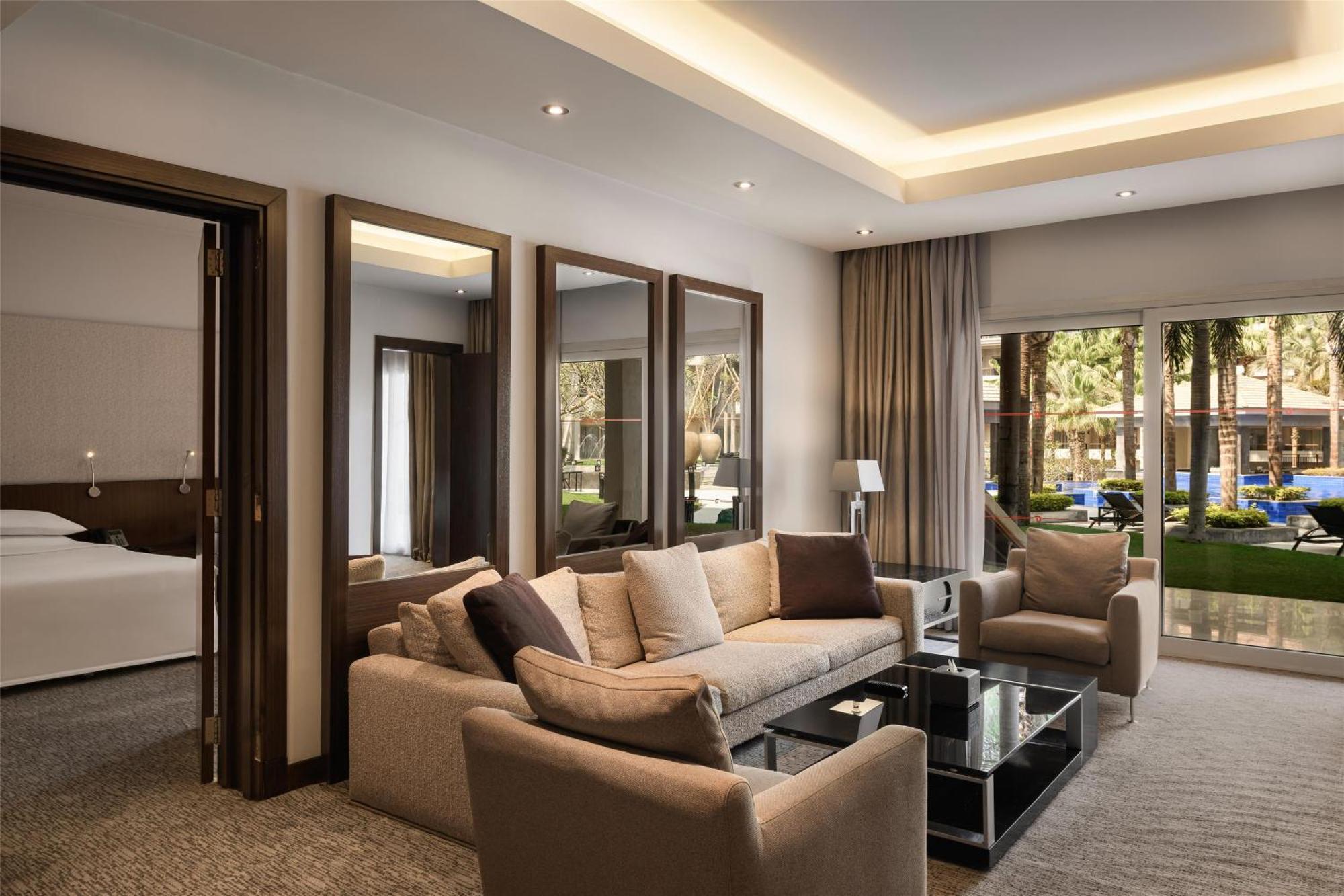 Dusit Suite