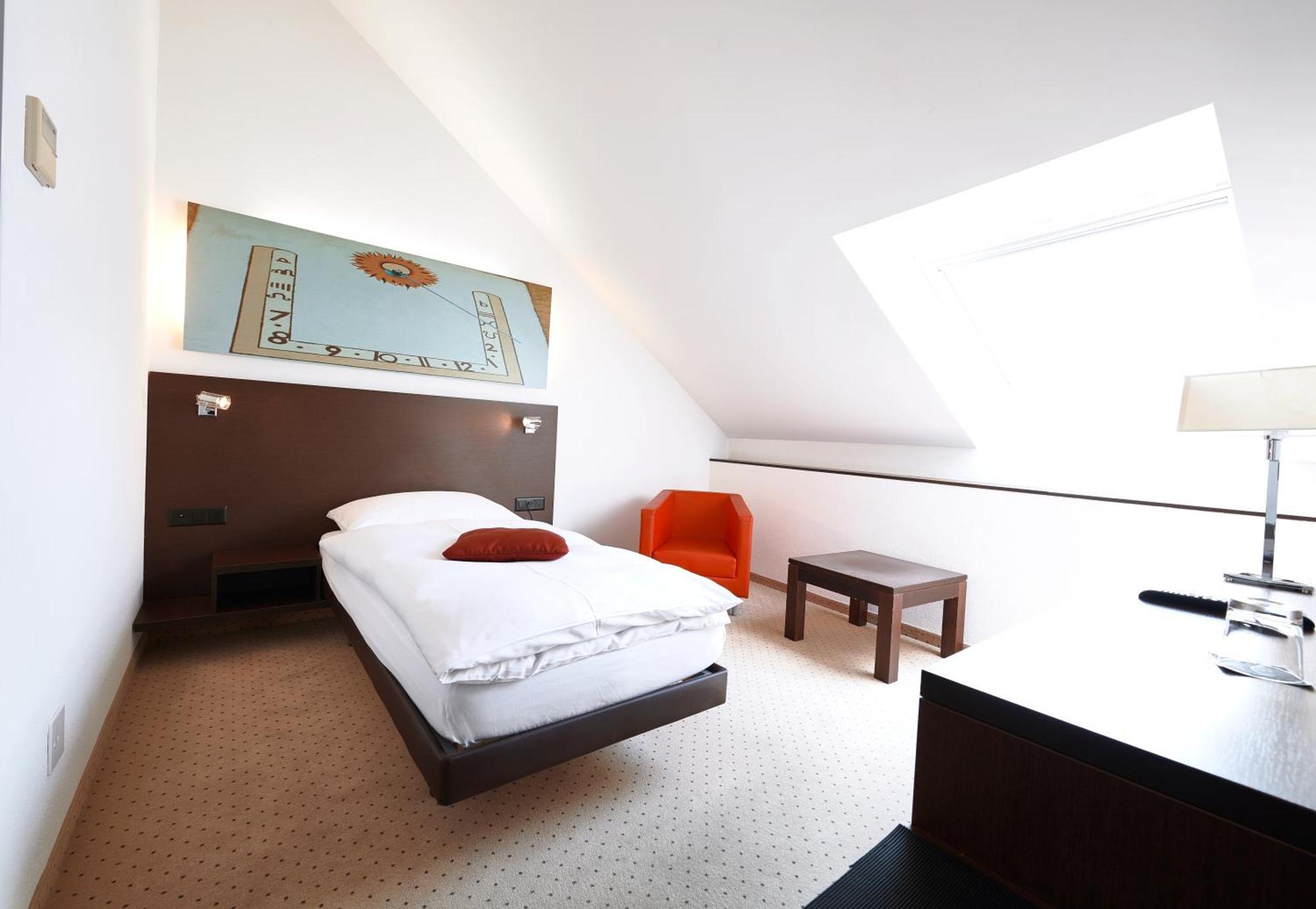 Classic Single Room