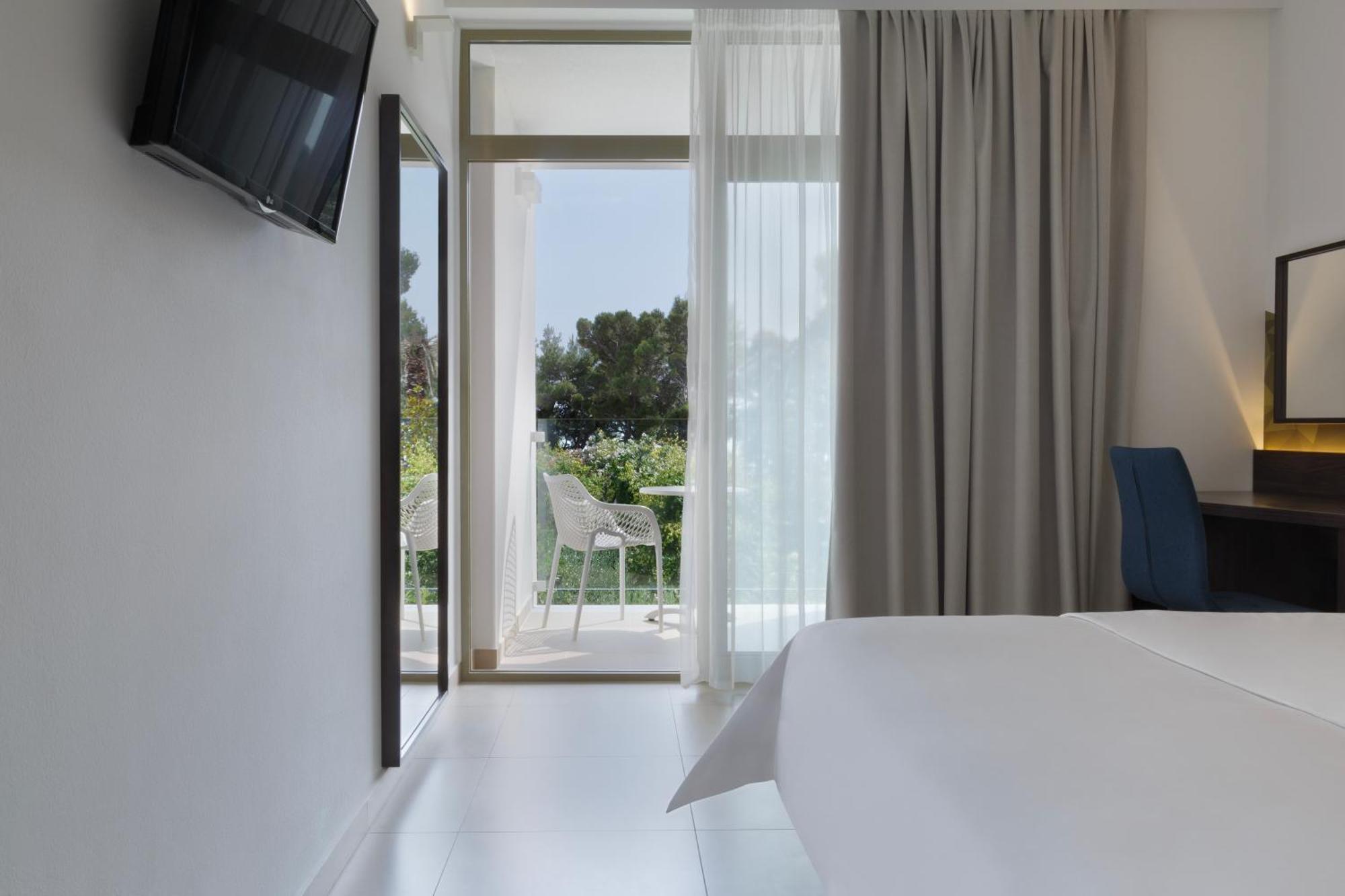 Standard Double Room with Balcony