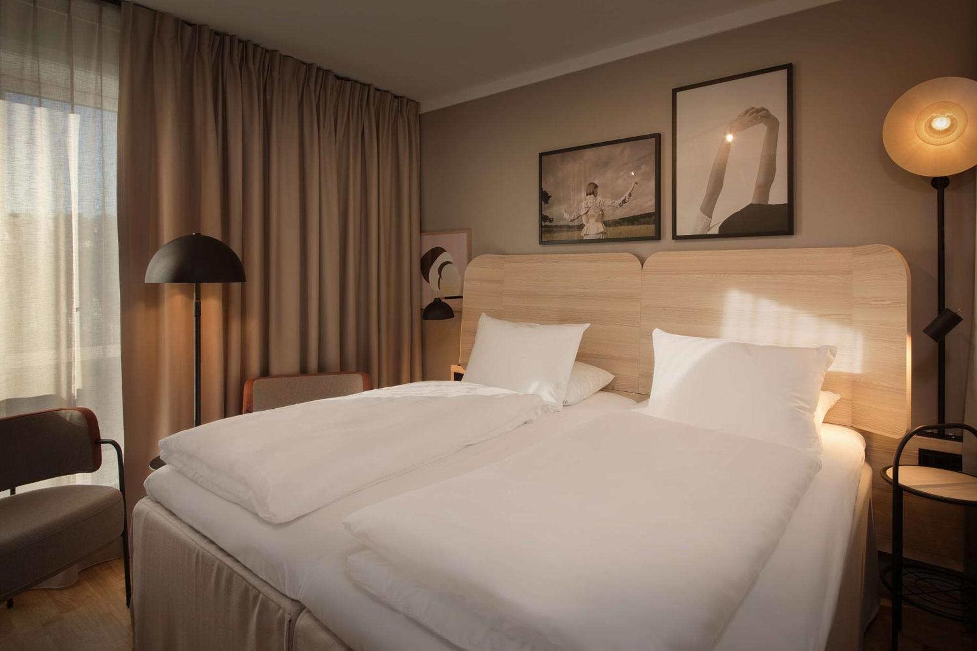 Twin Room,1697844492:JPEG