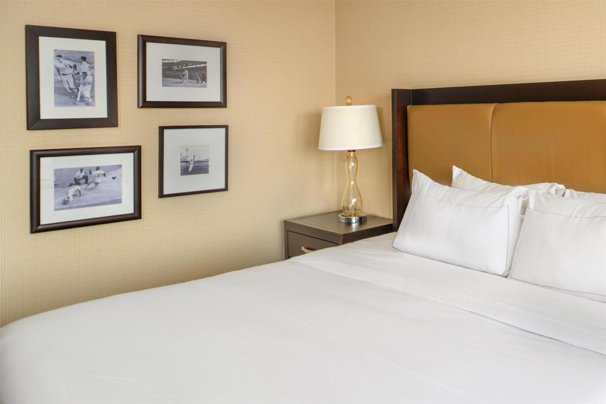 Habitación Premium con cama extragrande y vistas al estadio