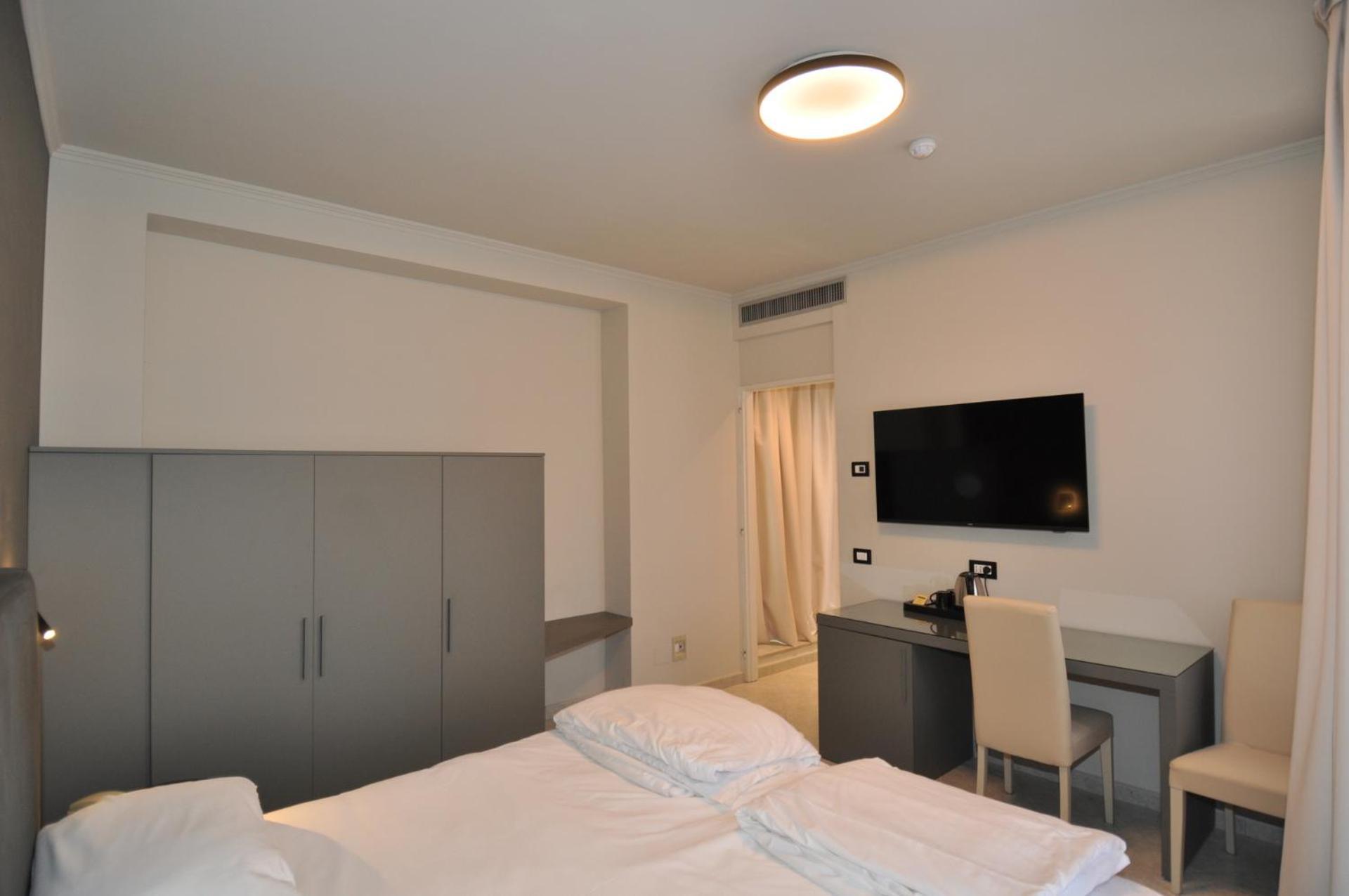Deluxe Double or Twin Room with Balcony