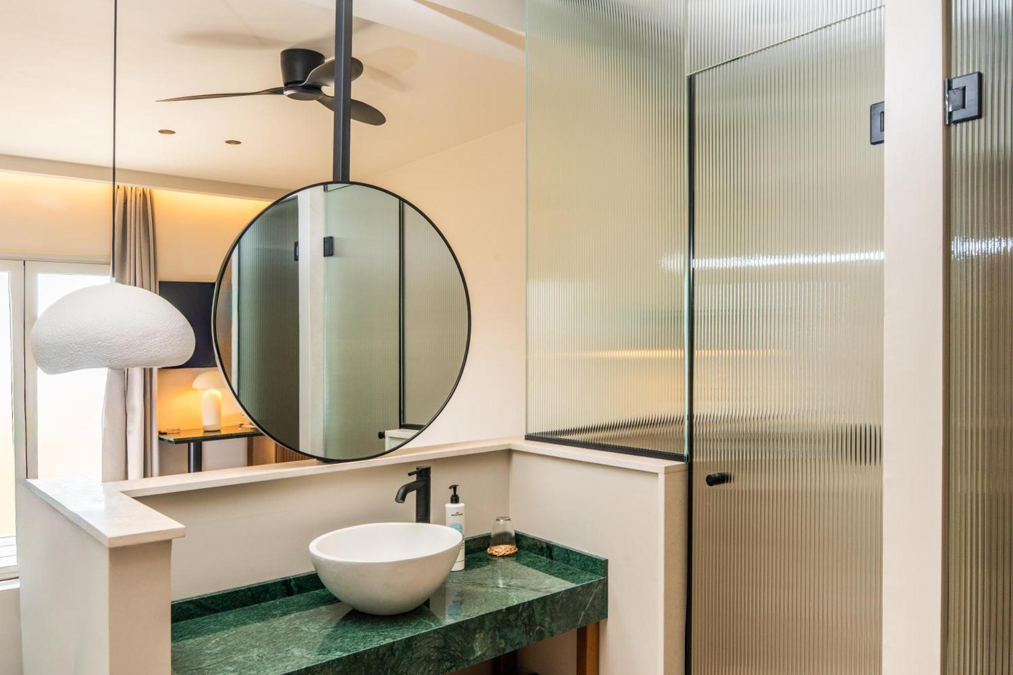 Junior Suite mit seitlichem Meerblick