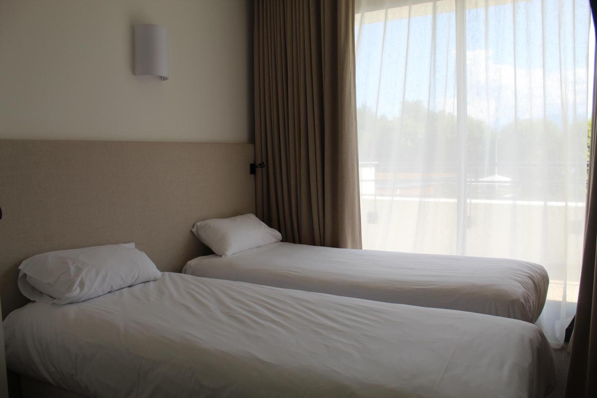 Deluxe Suite Lake View