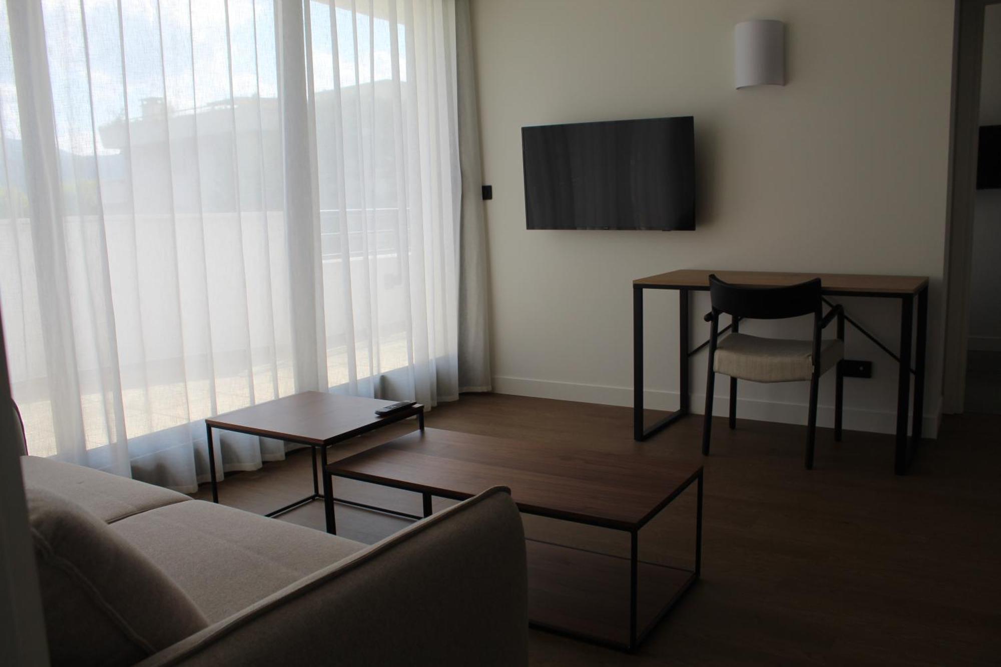 Deluxe Suite Lake View