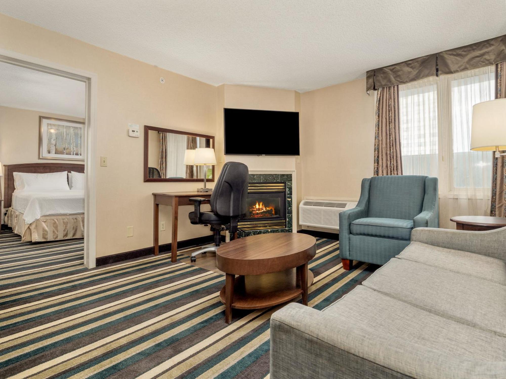 One-Bedroom King Suite