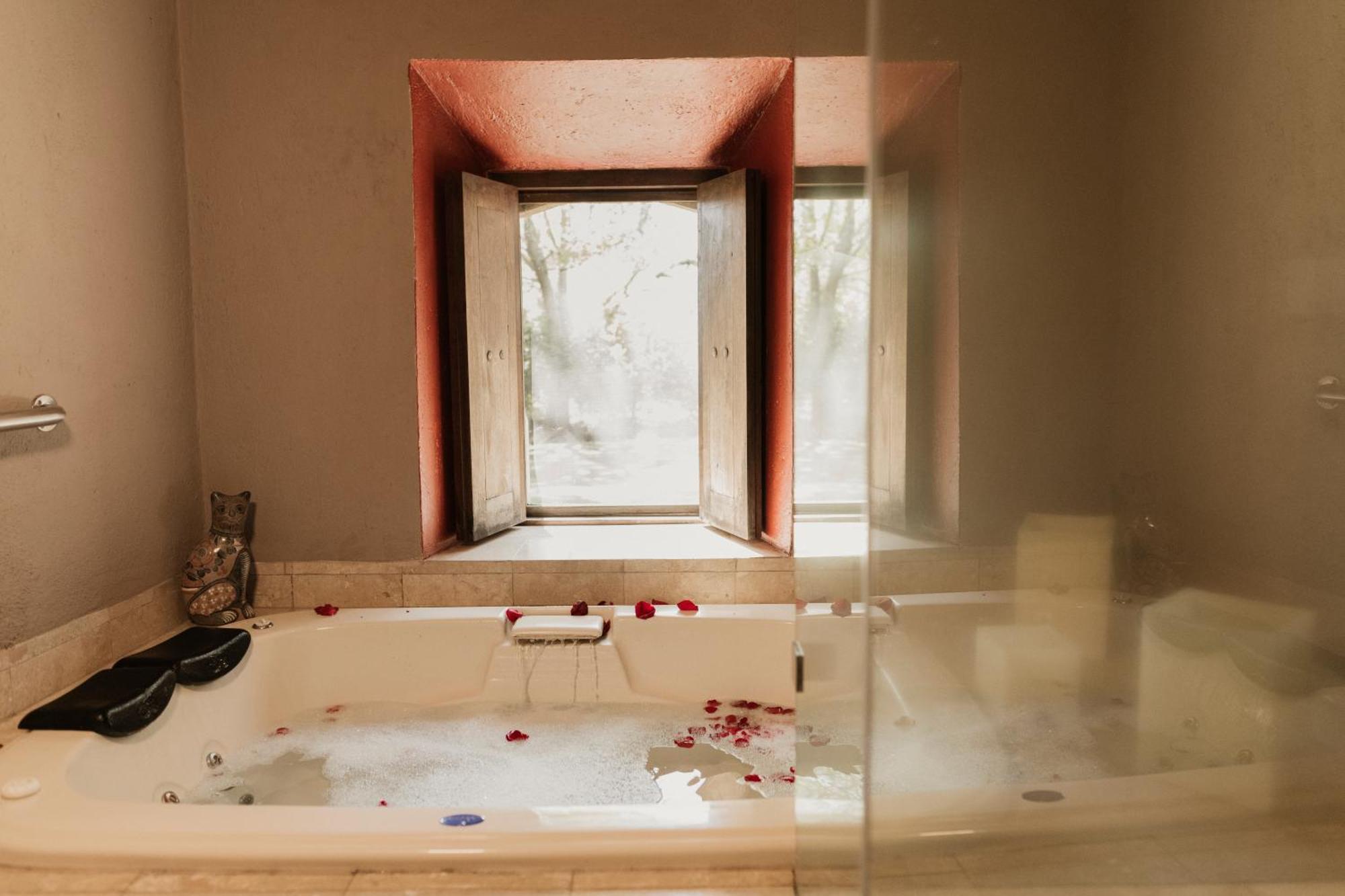 King Suite with Spa Bath