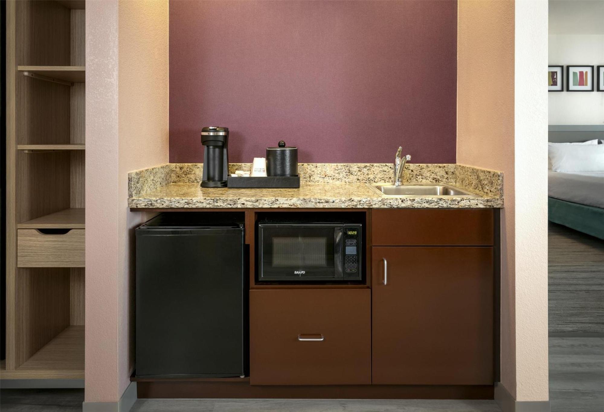 King Suite with Shower - Mobility/Hearing Accessible