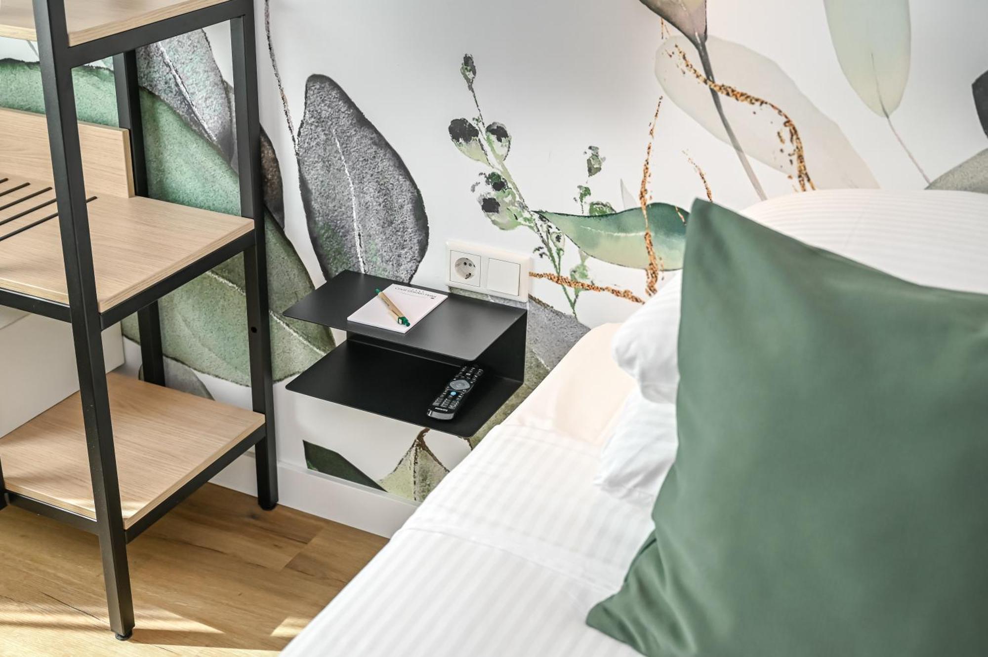 Twin Room,1697908474:JPEG