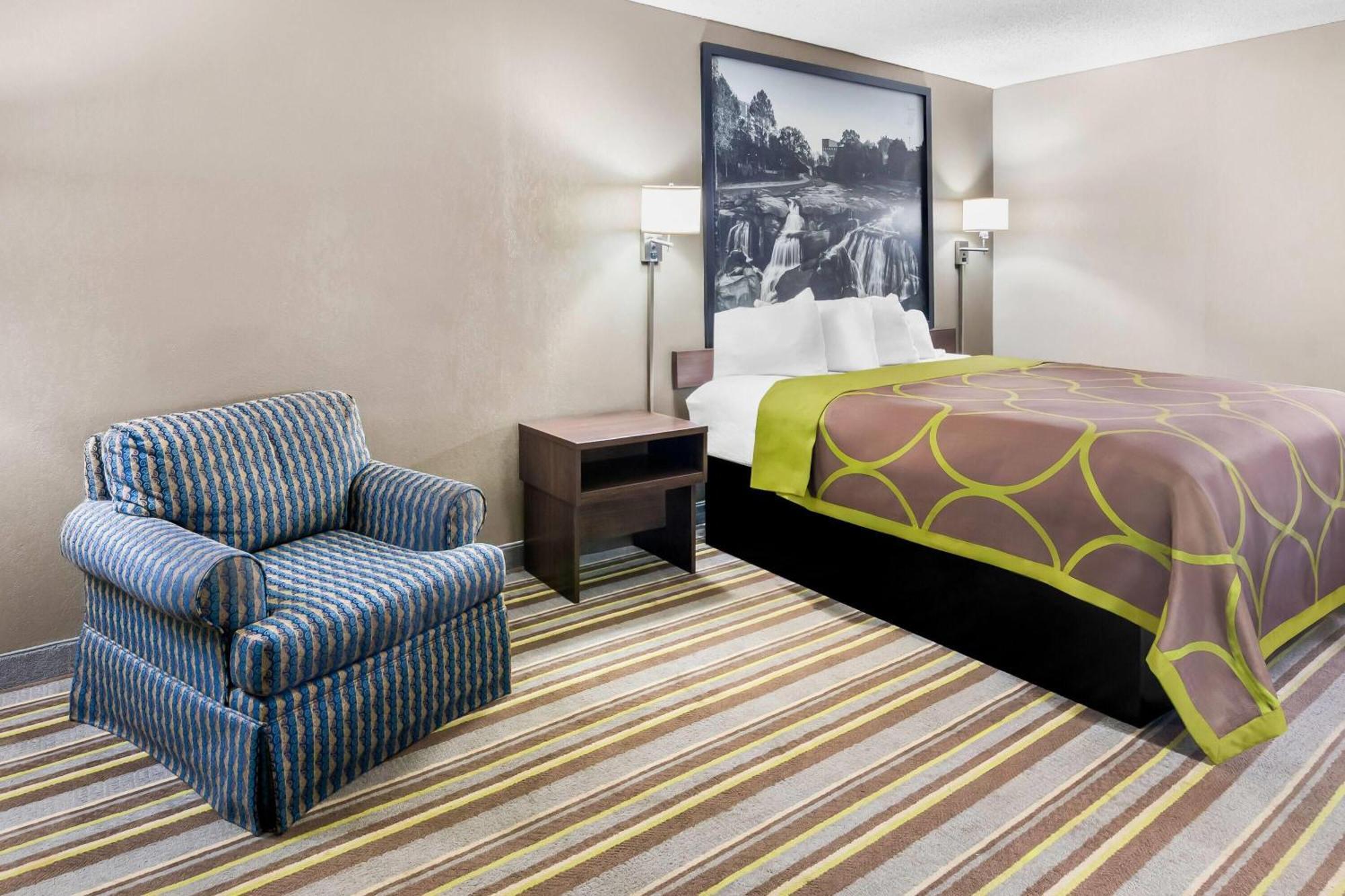 Deluxe King Room - Non-Smoking