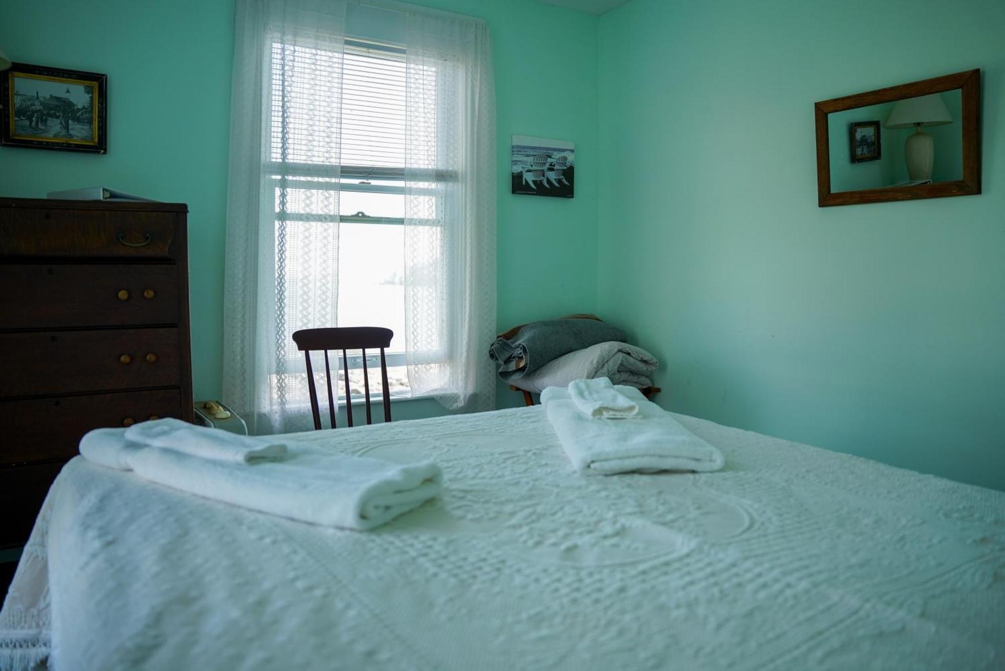 Ocean View Room with Shared Bathroom rm. 104
