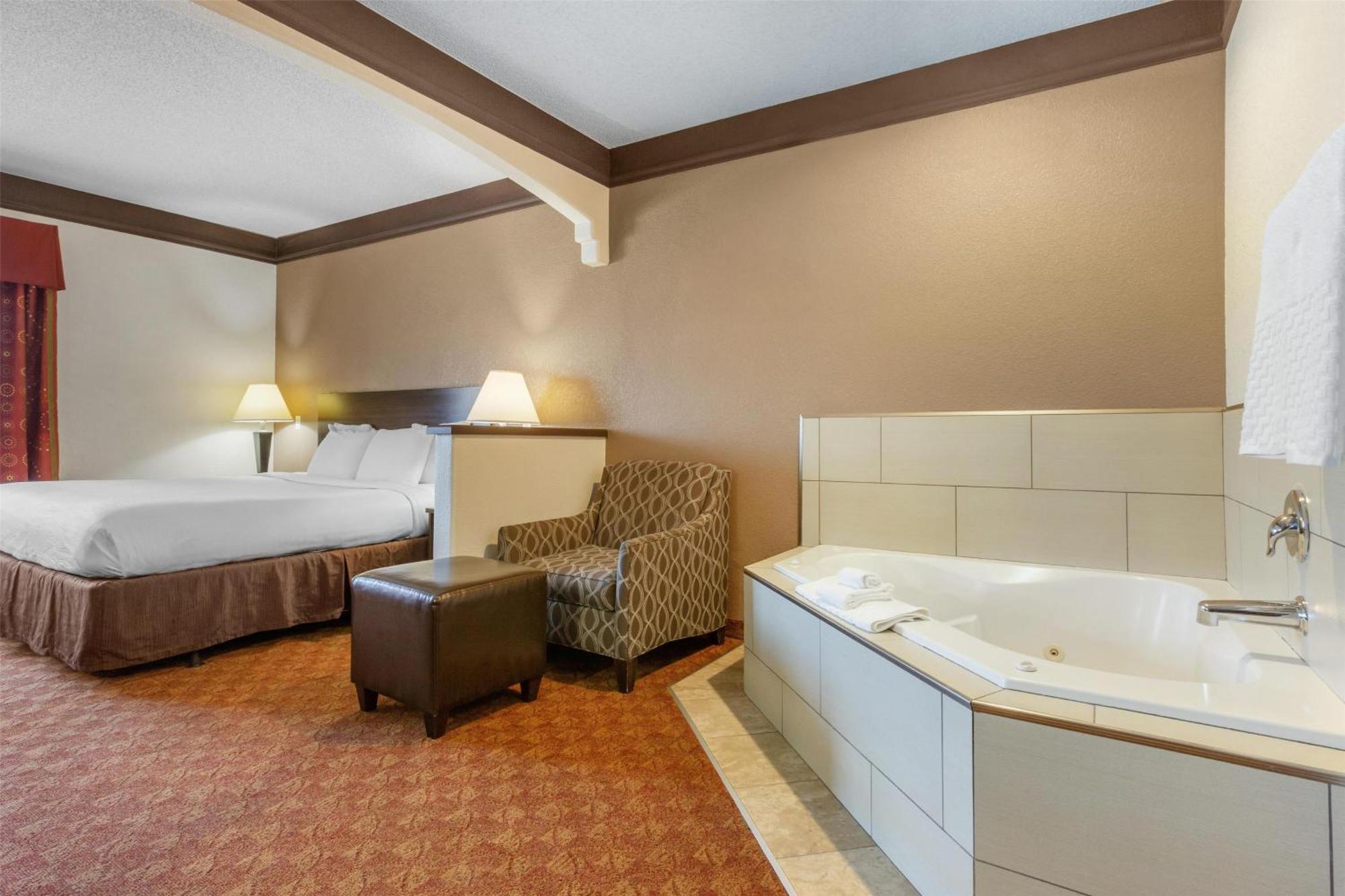 Executive King Room Whirlpool Non-Smoking