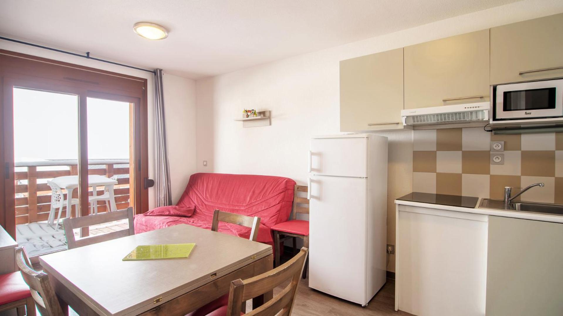 1 Bedroom Apartment with sleeping area for 6 people