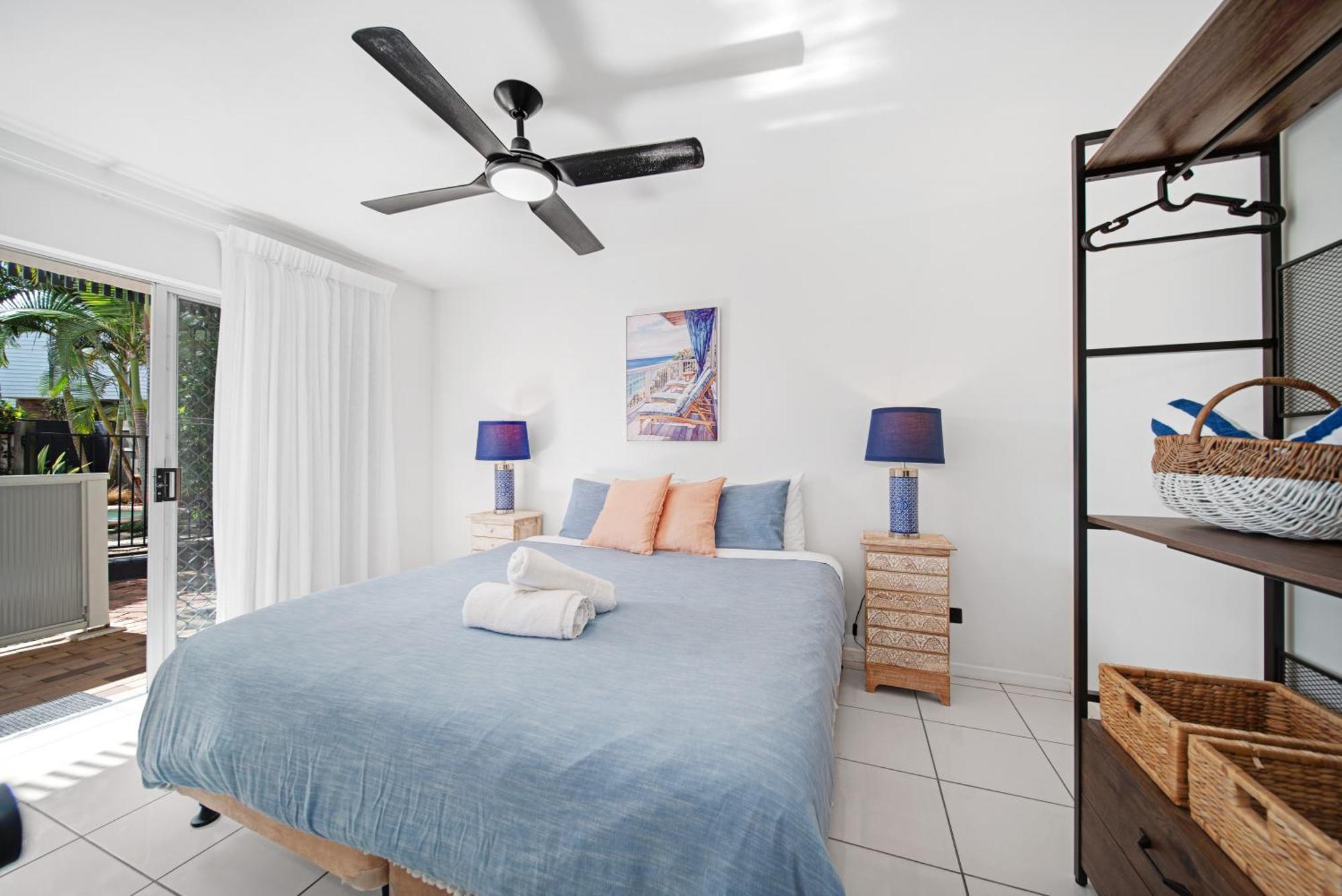 One-Bedroom Apartment with Courtyard