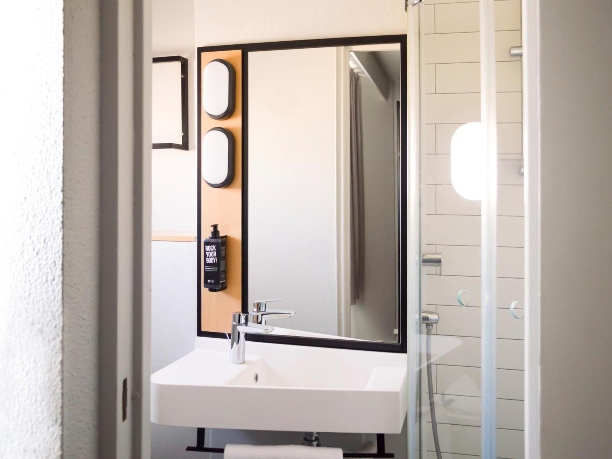 Comfort Room,1742825980:JPEG