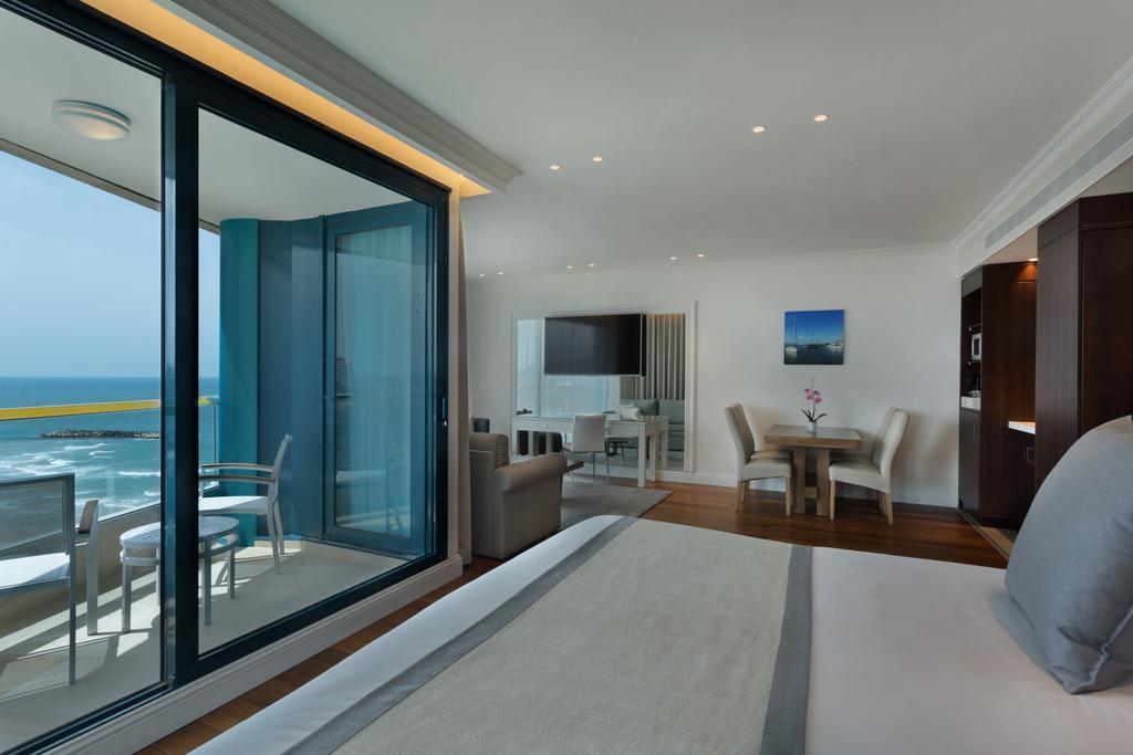 Executive Suite with Balcony - Partial Sea View