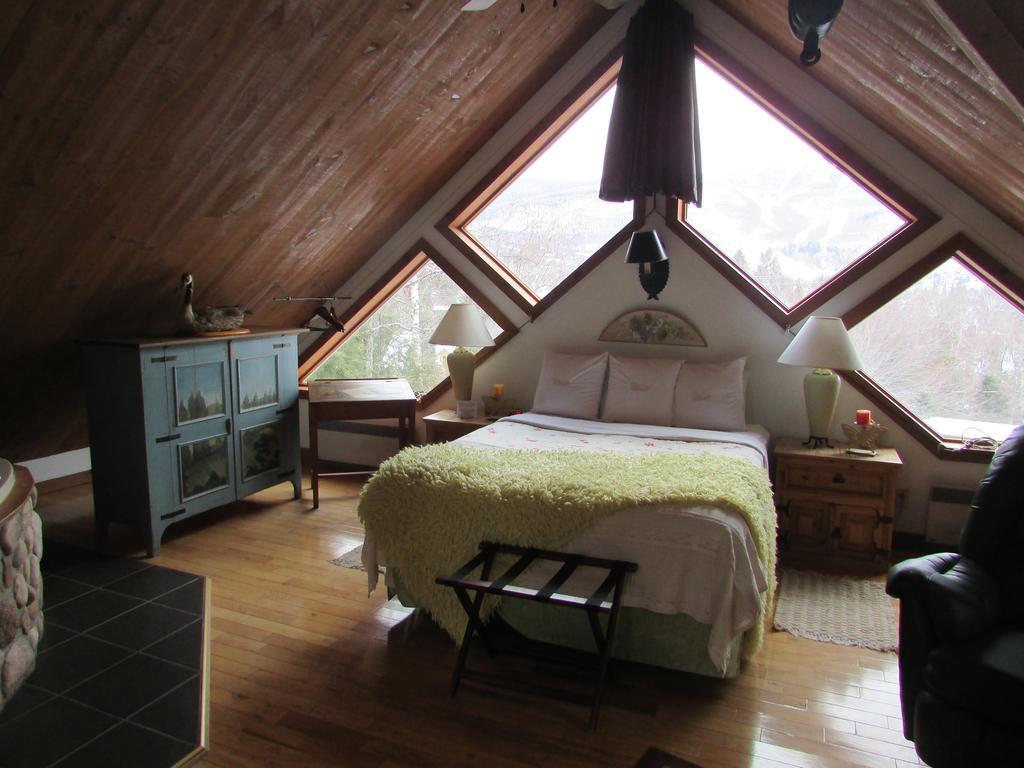 Queen Suite with Spa Bath