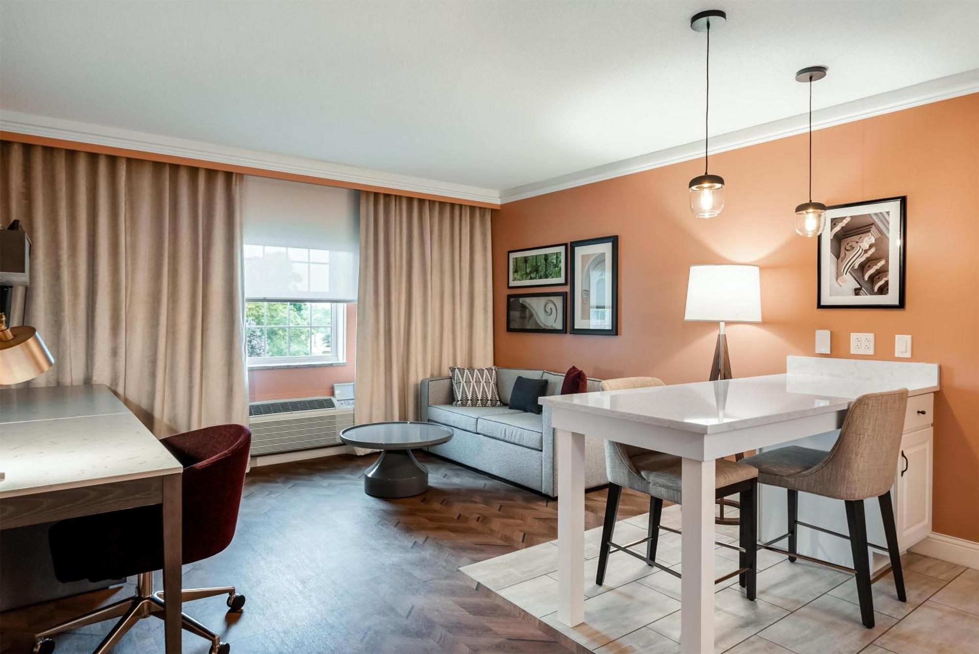 Queen Suite with Two Queen Beds and Kitchenette - Non-Smoking
