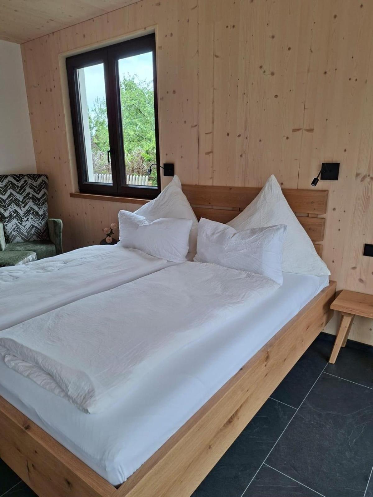 Apartment mit 2 Schlafzimmern und Terrasse