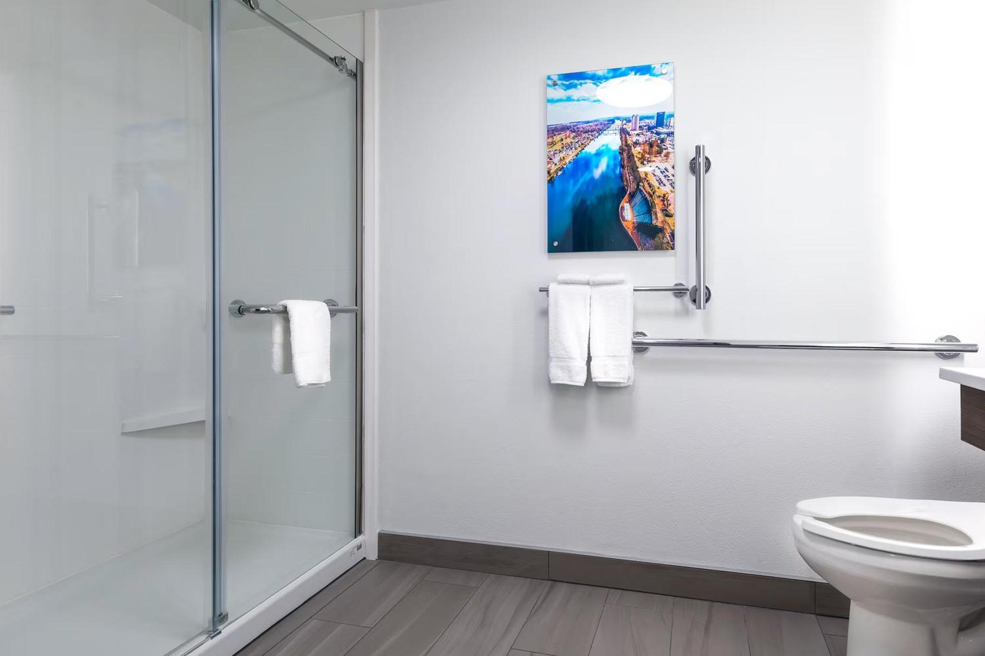 King Room - Mobility Access/Non-Smoking