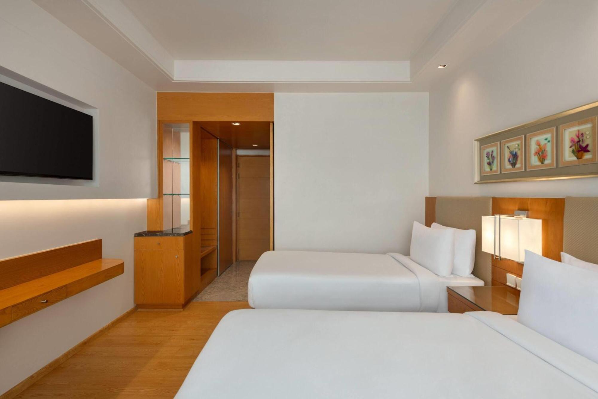 Executive Room with Two Single Beds - Non-Smoking