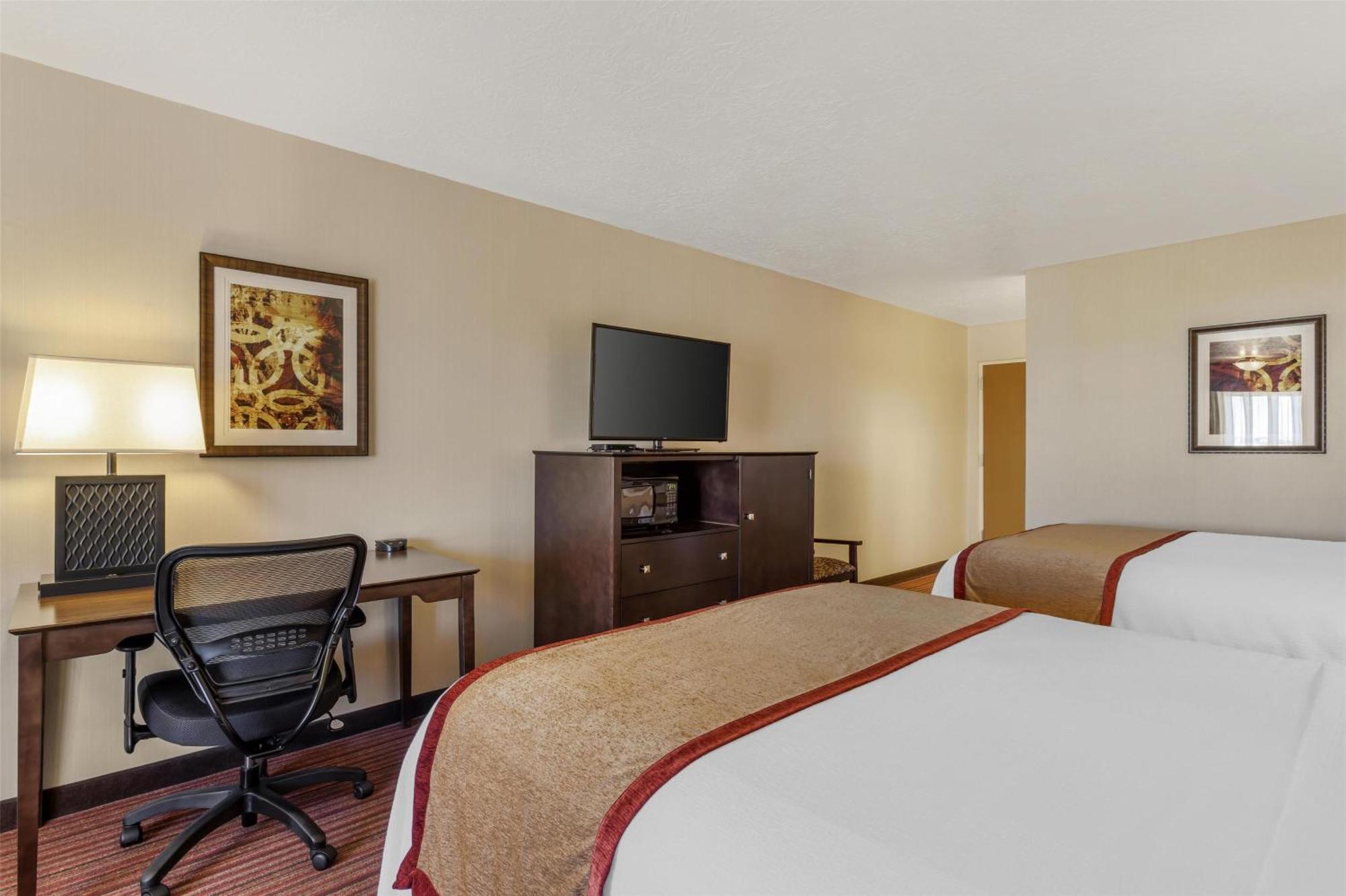 Queen Room with Two Queen Beds - Non-Smoking