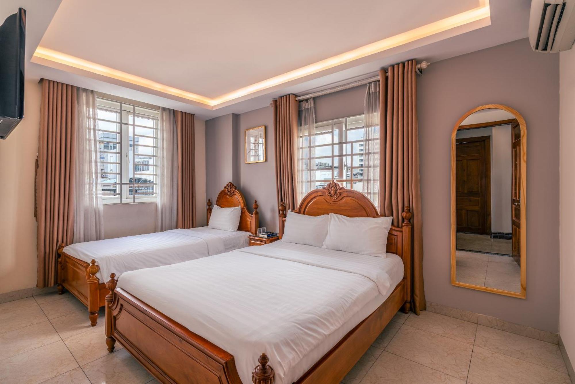 Family Room,1698218784:JPEG