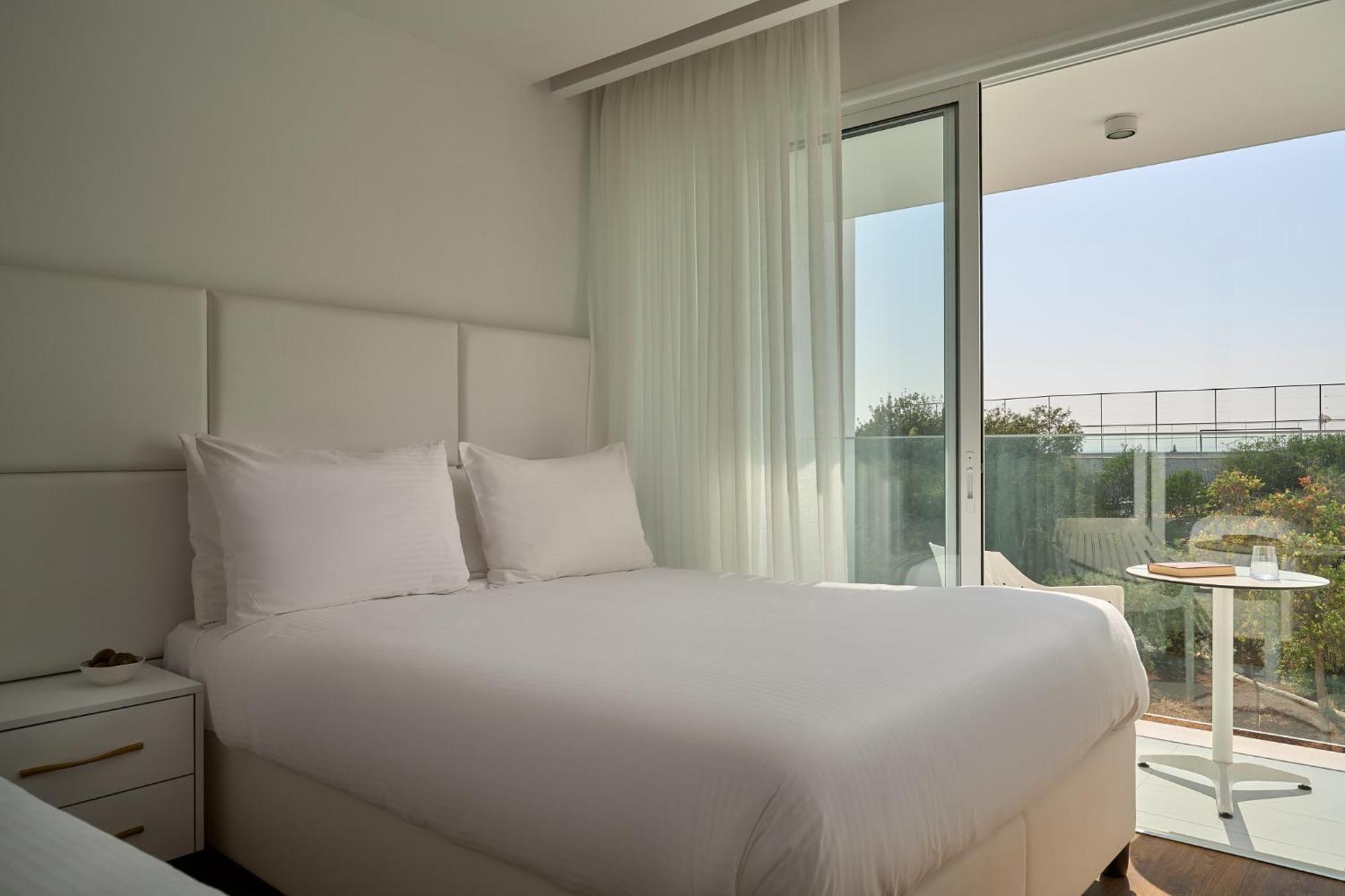 Deluxe Room Urban View Two King Beds