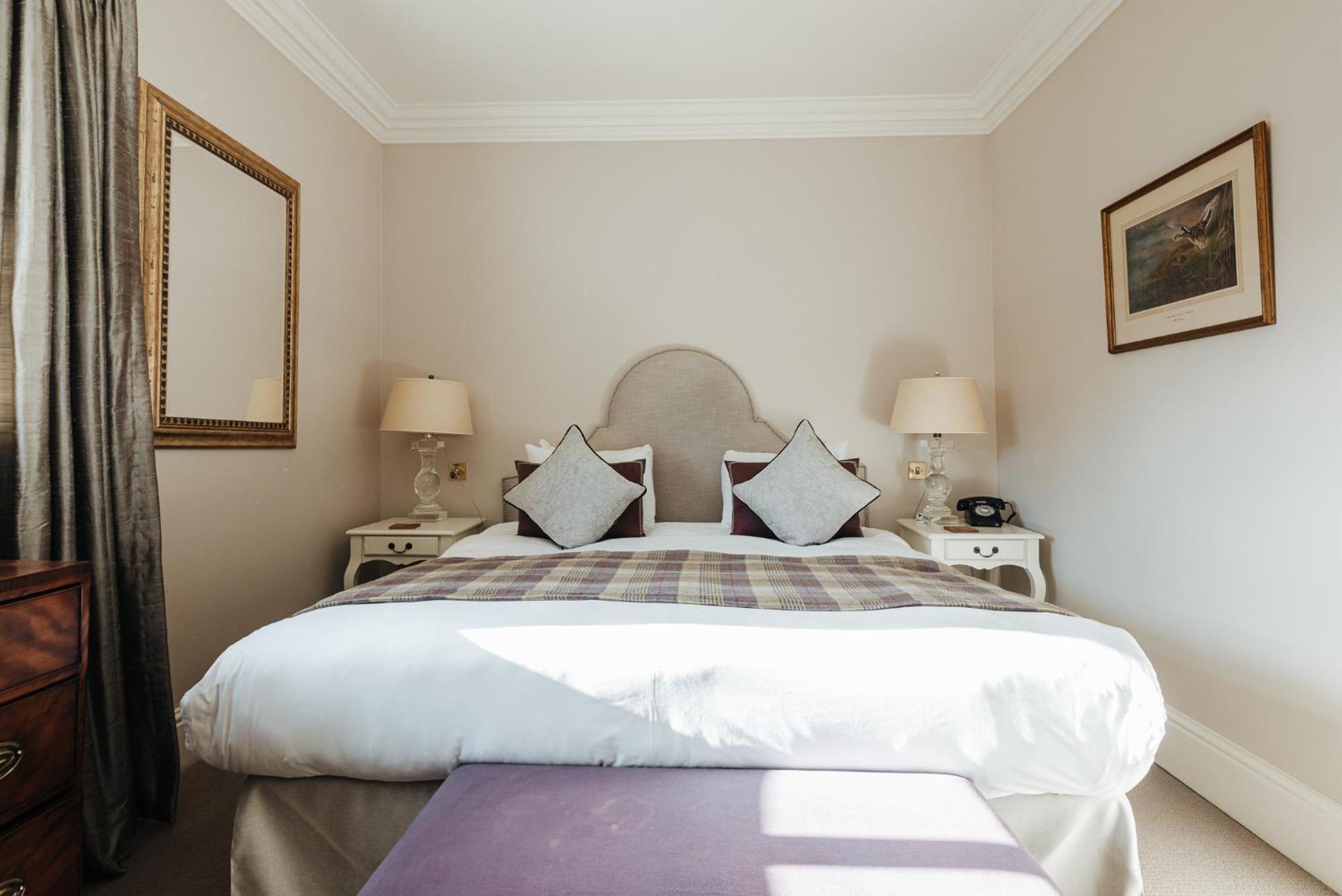 Room 4 – Crabbe Castle Pit Classic Double Room