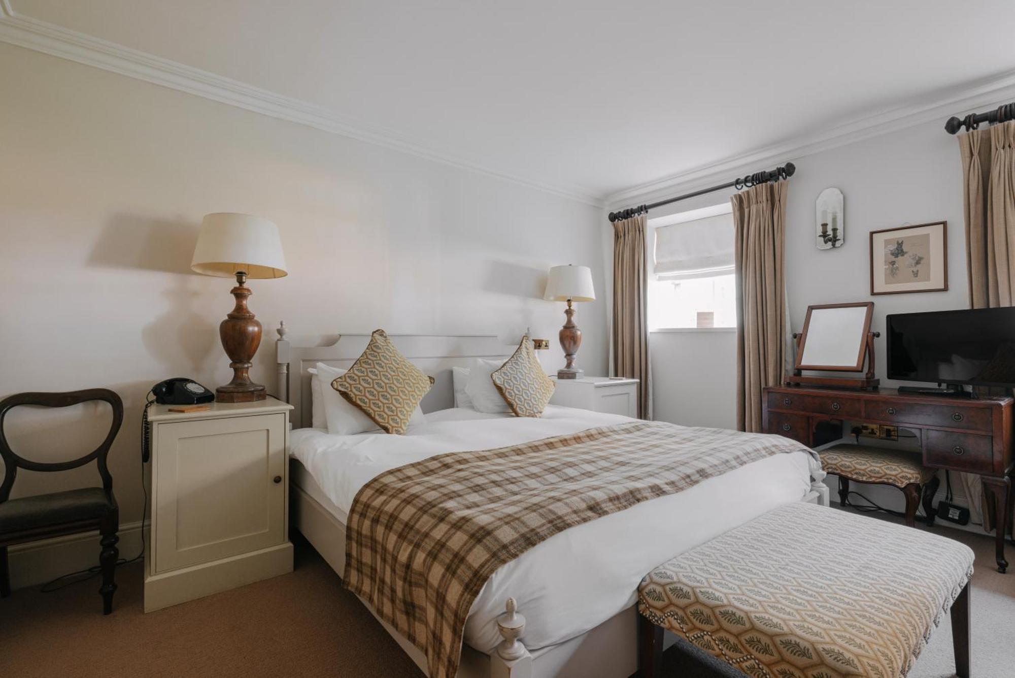 Room 8 – Blunt’s Corner Classic Double Room