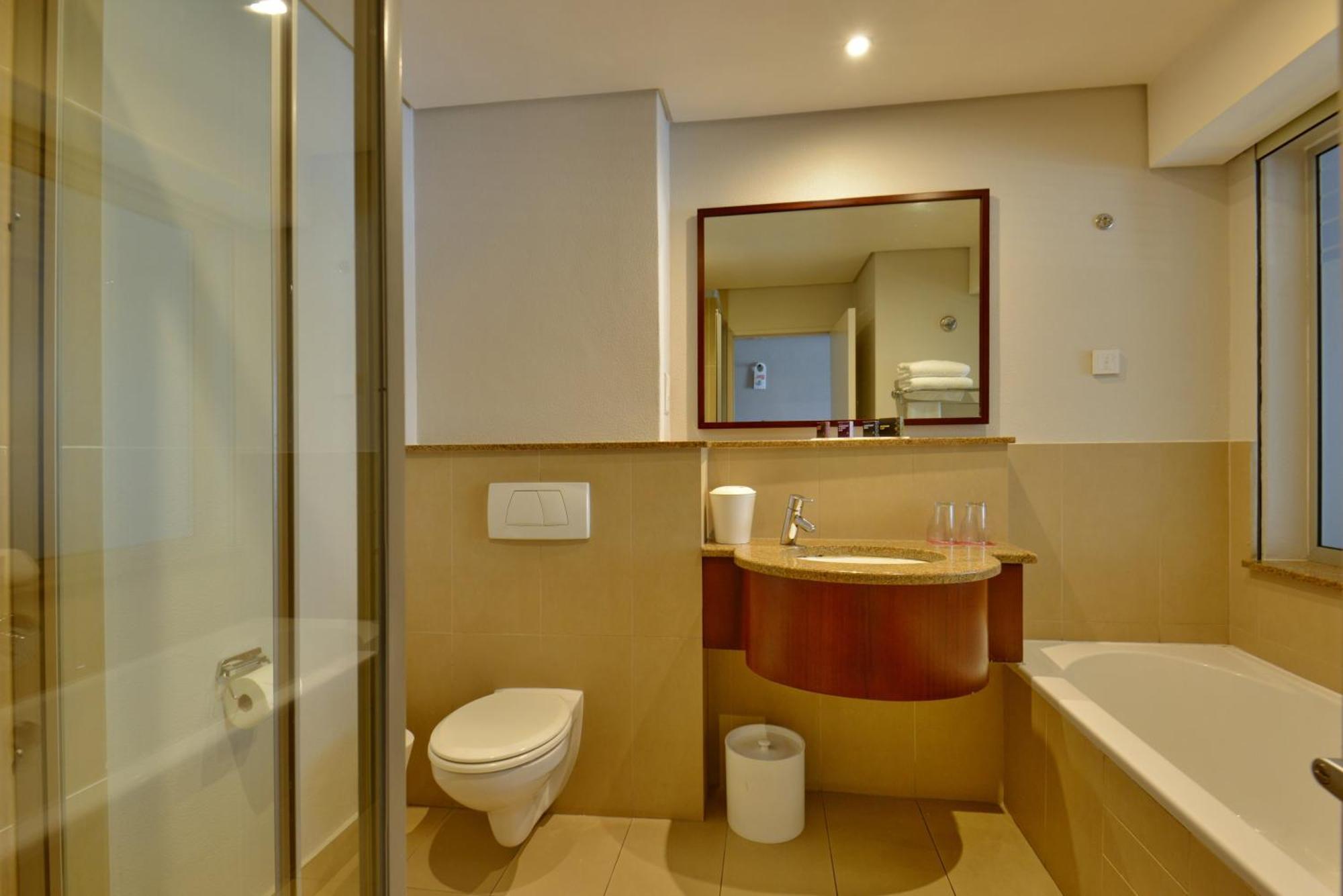 Twin Room - Non-Smoking