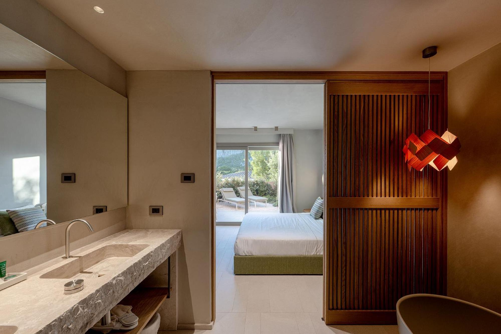 Junior Suite with Garden View
