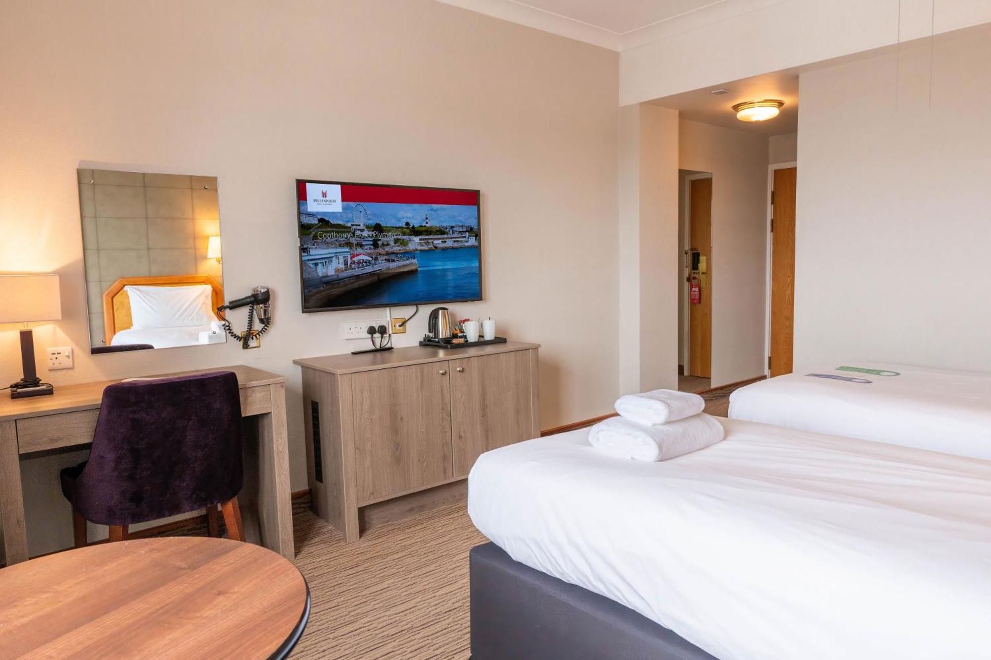 Double Room Single Bed
